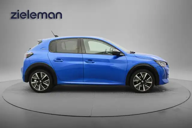 Peugeot 208 view 12