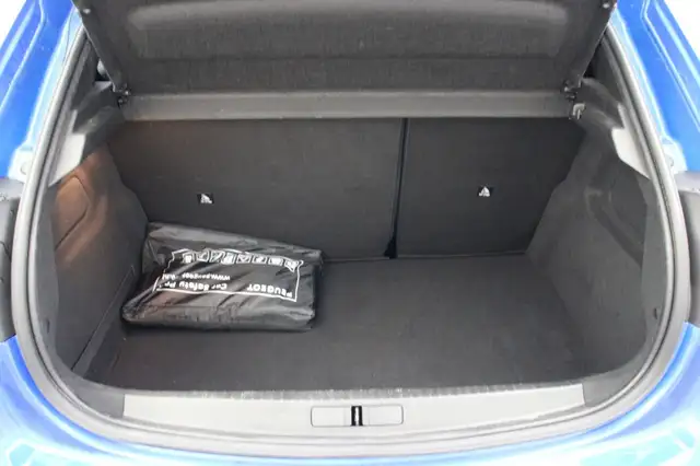 Peugeot 208 view 8