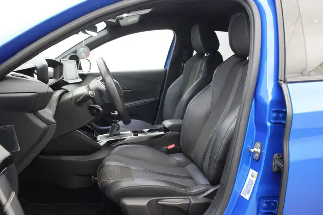 Peugeot 208 view 6
