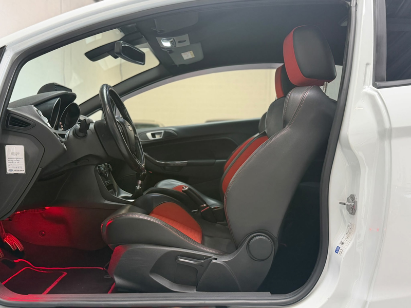 Ford Fiesta 1.6 ST2 - Navi - Climate - PDC — photo 3
