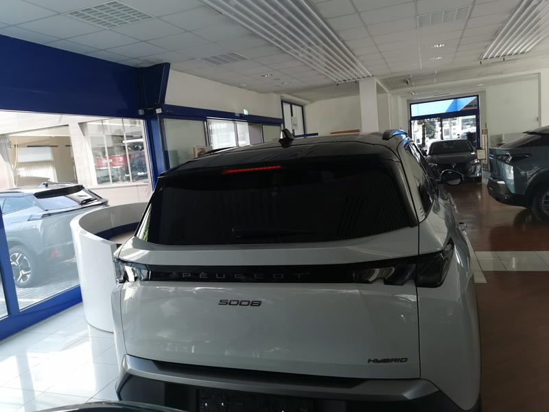 Peugeot 5008 5008 mHEV 145 e-DCS6 Aut. GT — photo 5