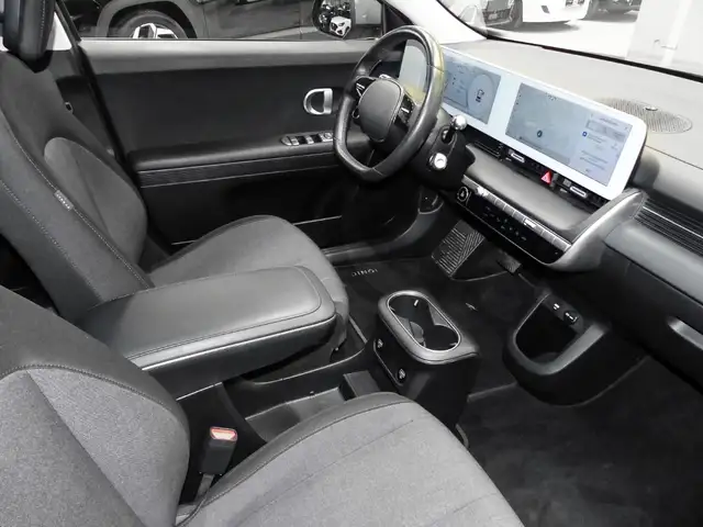 Hyundai Ioniq 5 view 4