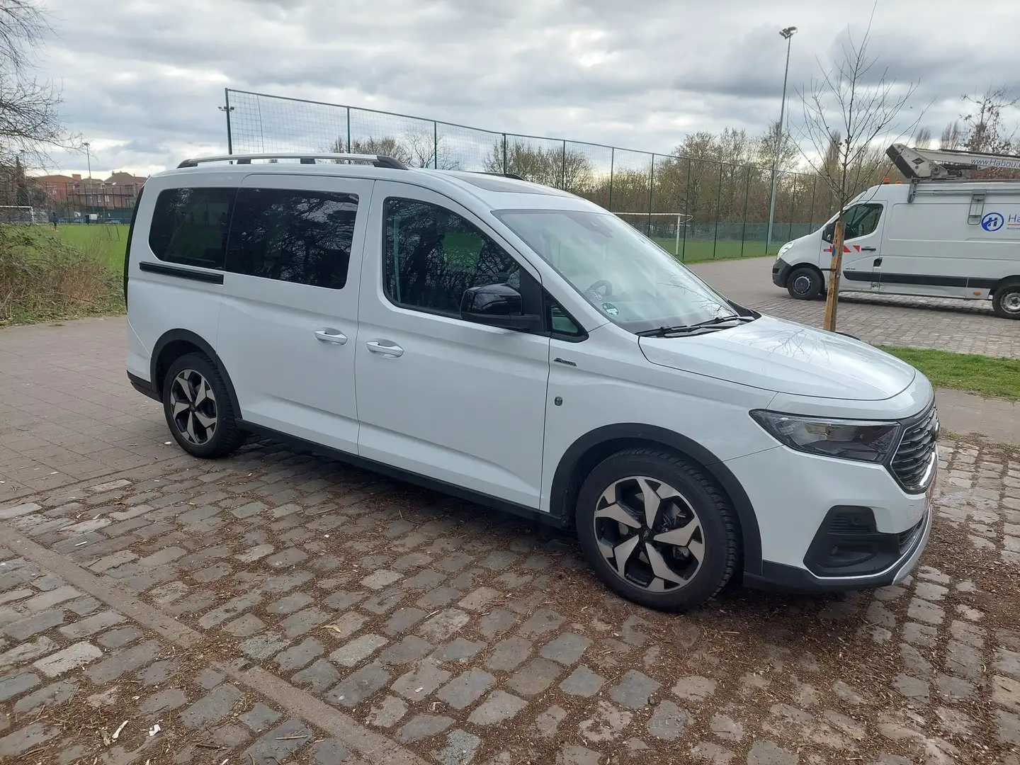 Ford Tourneo Connect Grand Tourneo Connect 1.5 EcoBoostACTIVE Wit - 1