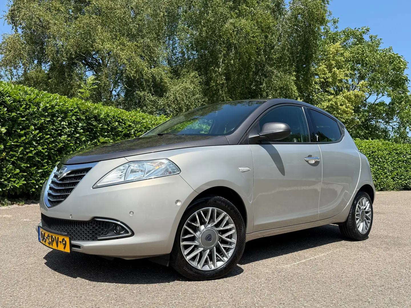 Lancia Ypsilon 0.9 TwinAir Platinum Automaat | 1e Eigenaar | Lede Beige - 1