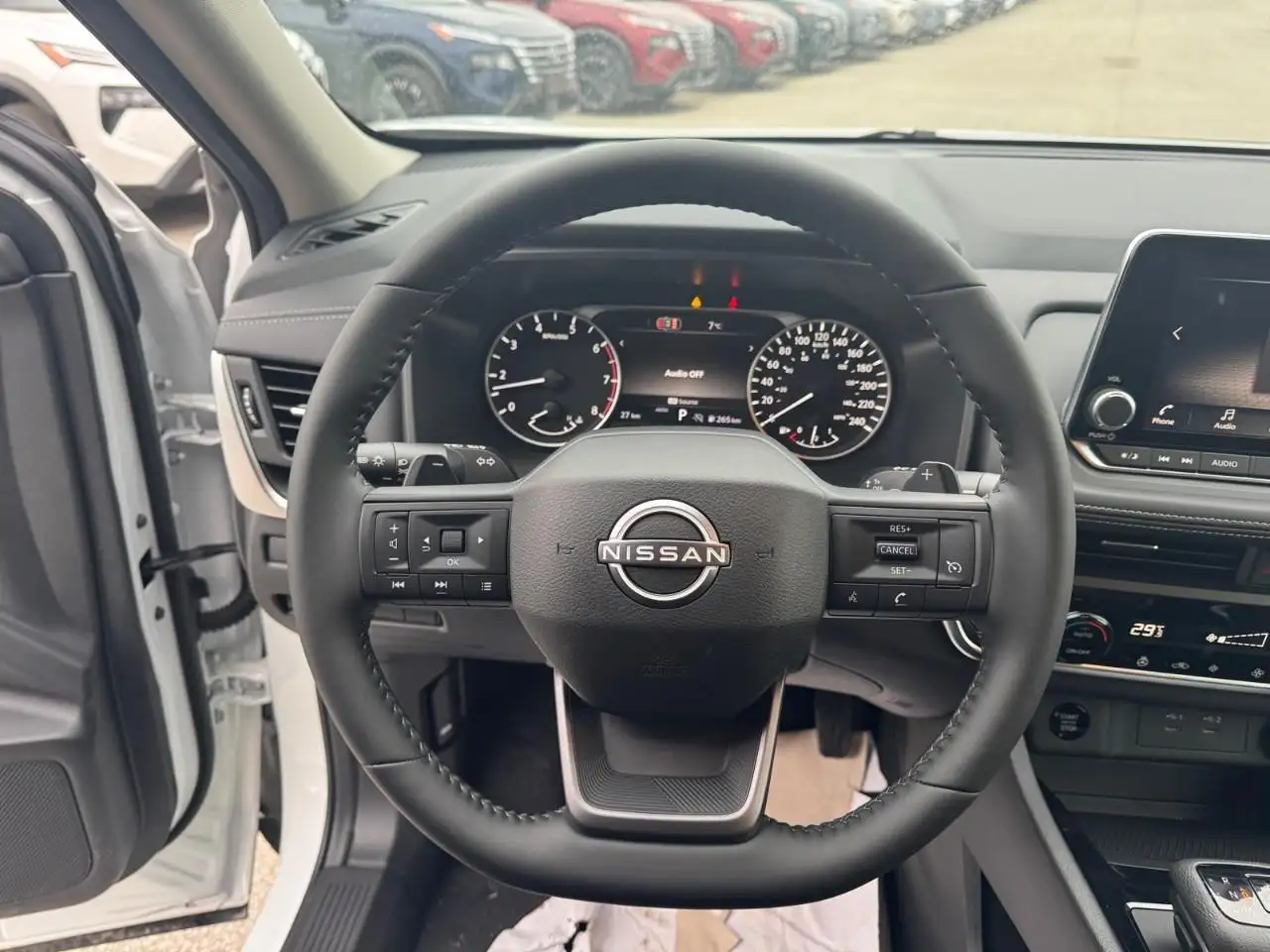 Nissan Rogue снимка Nissan Rogue
