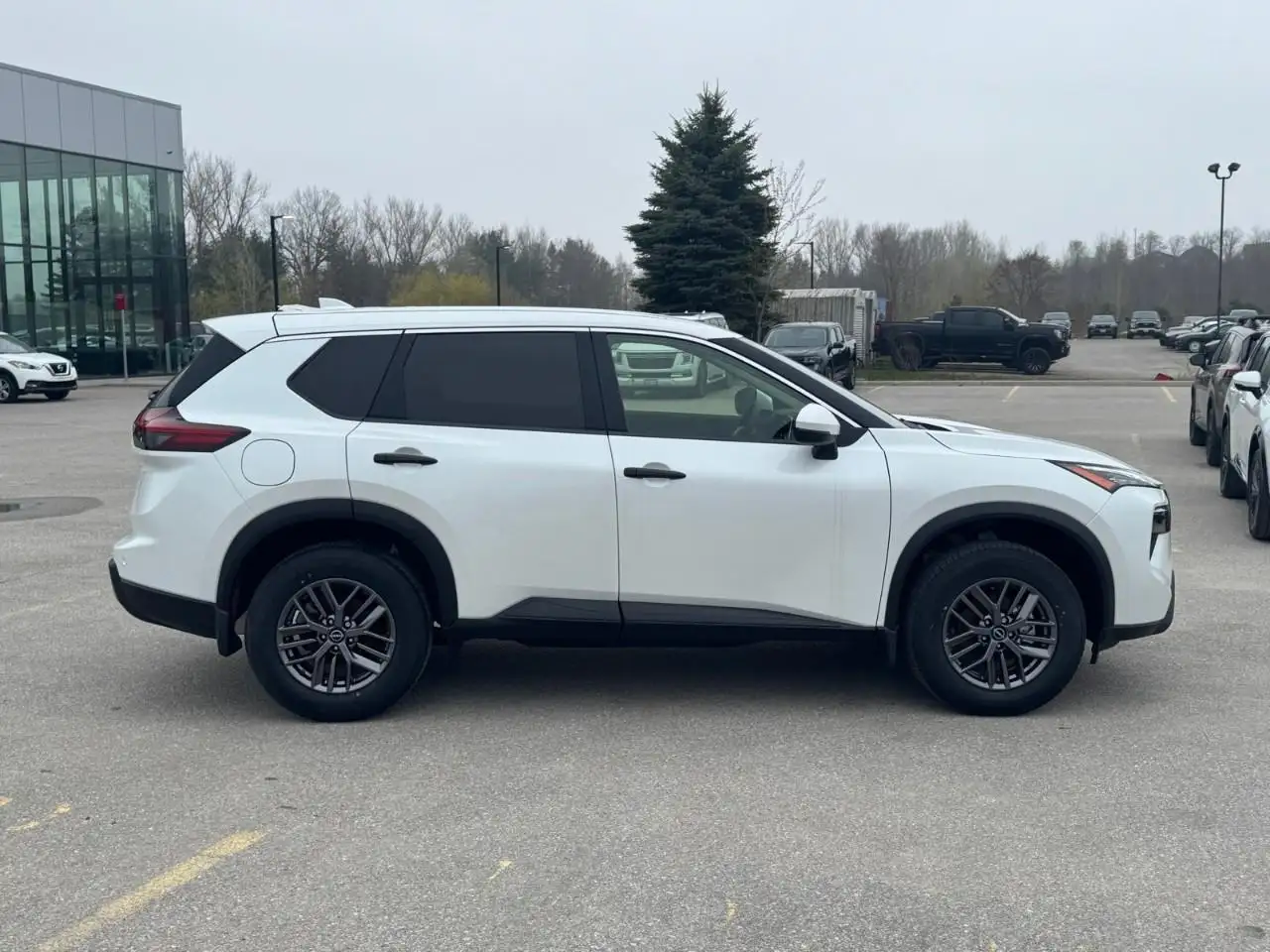 Nissan Rogue снимка Nissan Rogue