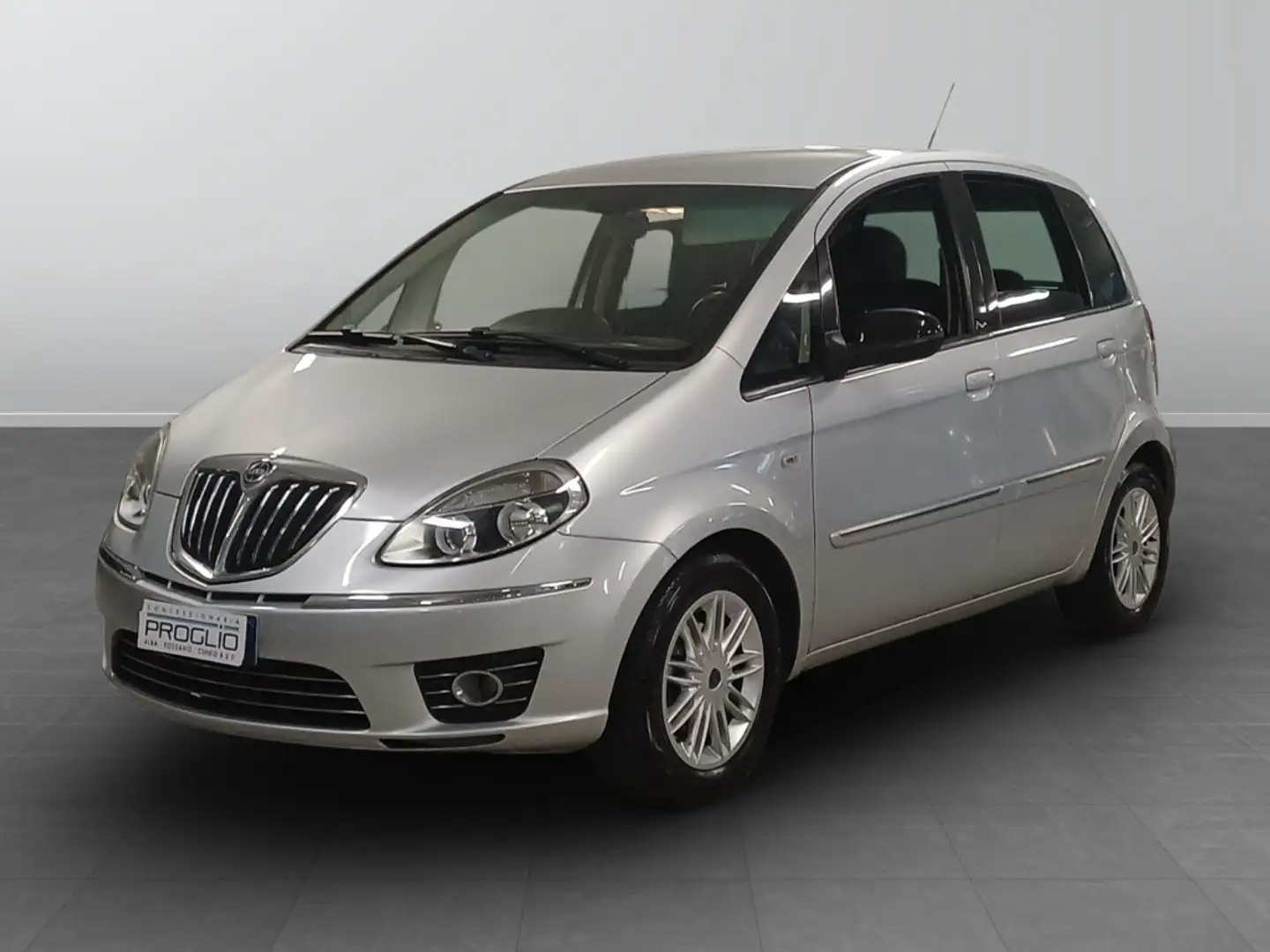 Lancia MUSA II 2007 - Musa 1.4 16v Gold c/c.traz.,esp s&s E5 Zilver - 1