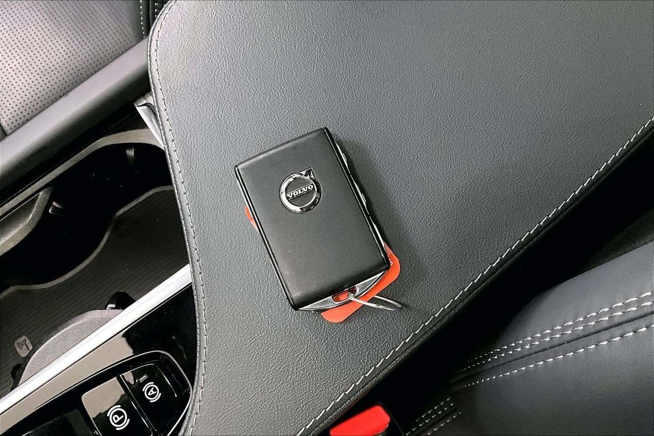2024 Volvo XC90 ULTIMATE BRIGHT PHEV - HARMAN KARDON - VENTILATED thumb 10