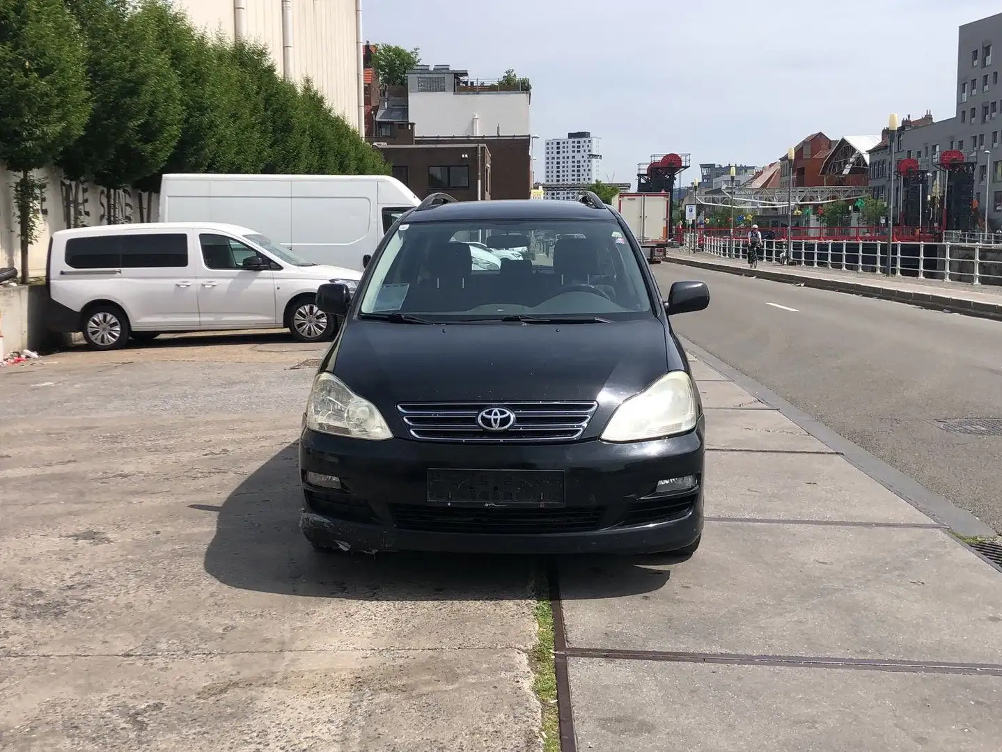 Toyota Avensis Verso 2.0 Turbo D4D Linea Sol Negru - 2