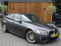 BMW 320 3-serie 320i TwinTurbo Power / High Exec. M-Indivi Grijs - thumbnail 2