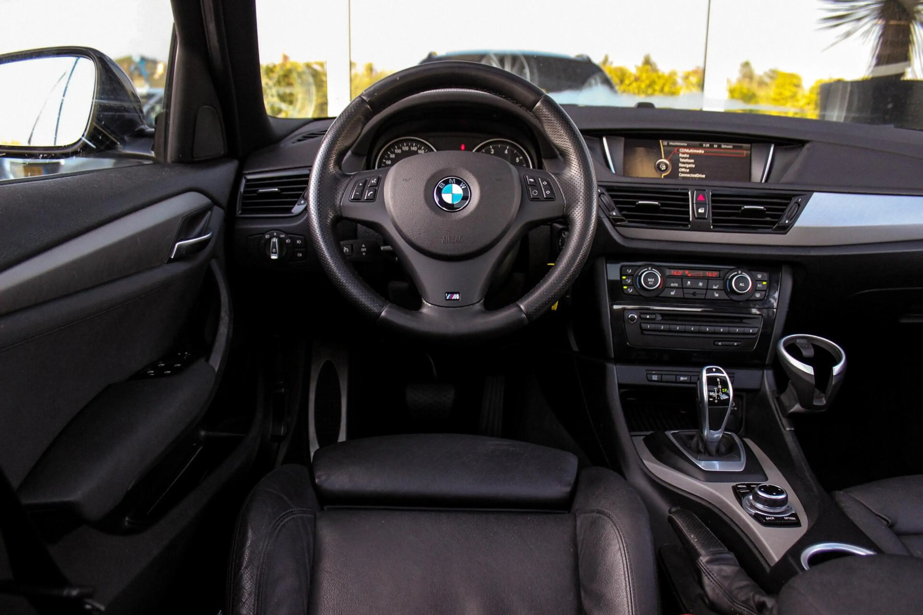 BMW X1 E84 sDrive20i High Executive sDrive20i High Execut — photo 11