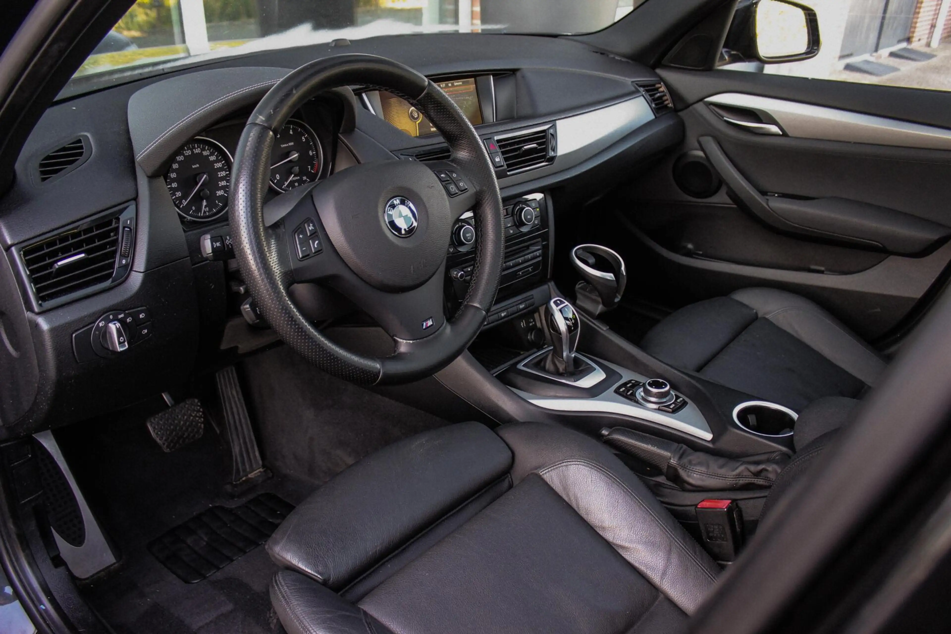 BMW X1 E84 sDrive20i High Executive sDrive20i High Execut — photo 13