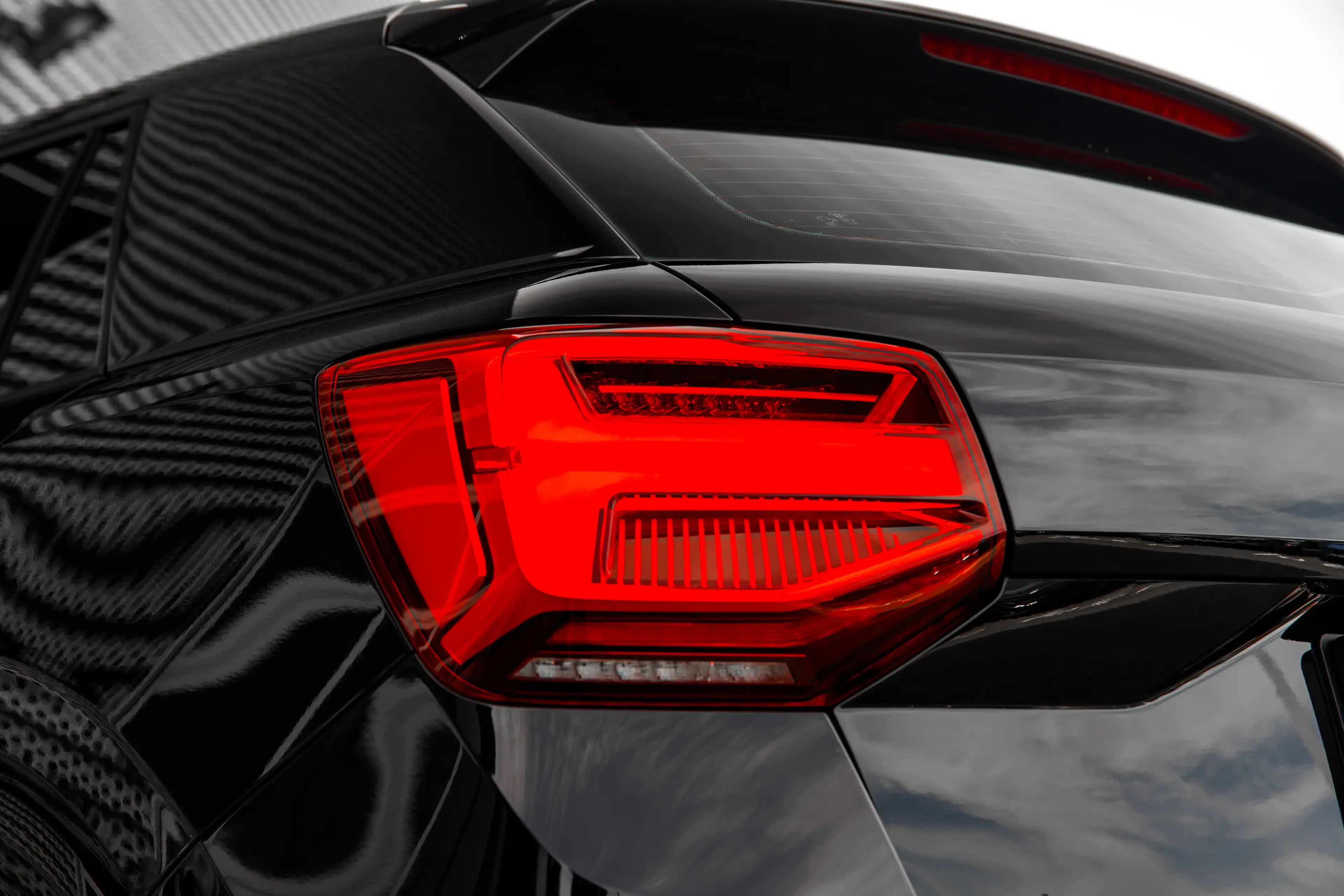 Audi Q2 35 TFSI S Edition — photo 16