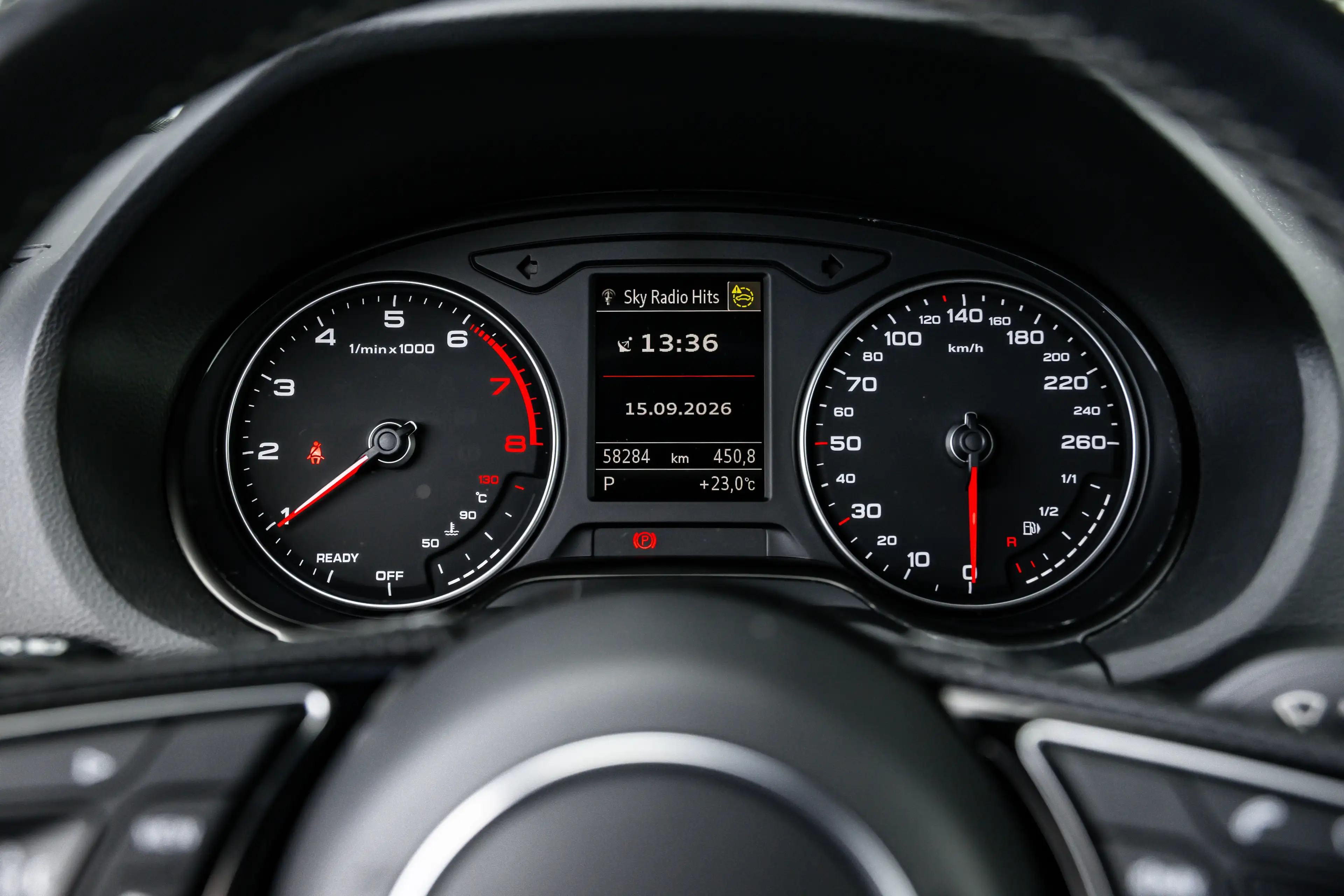 Audi Q2 35 TFSI S Edition — photo 12