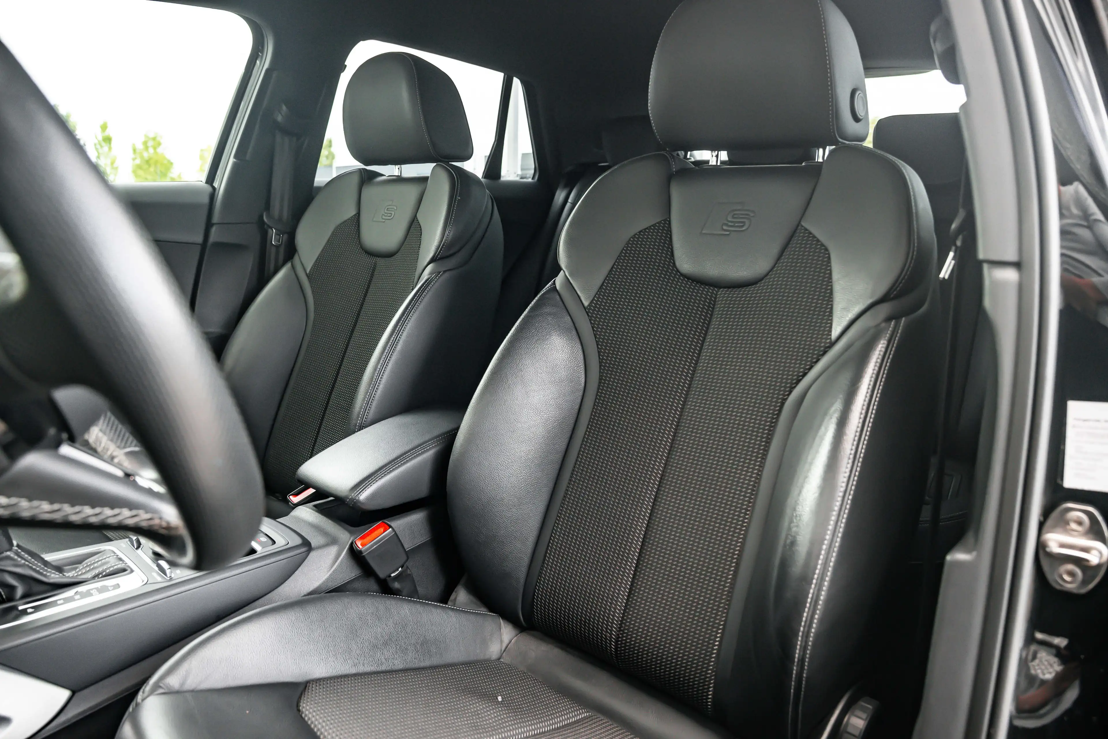 Audi Q2 35 TFSI S Edition — photo 8