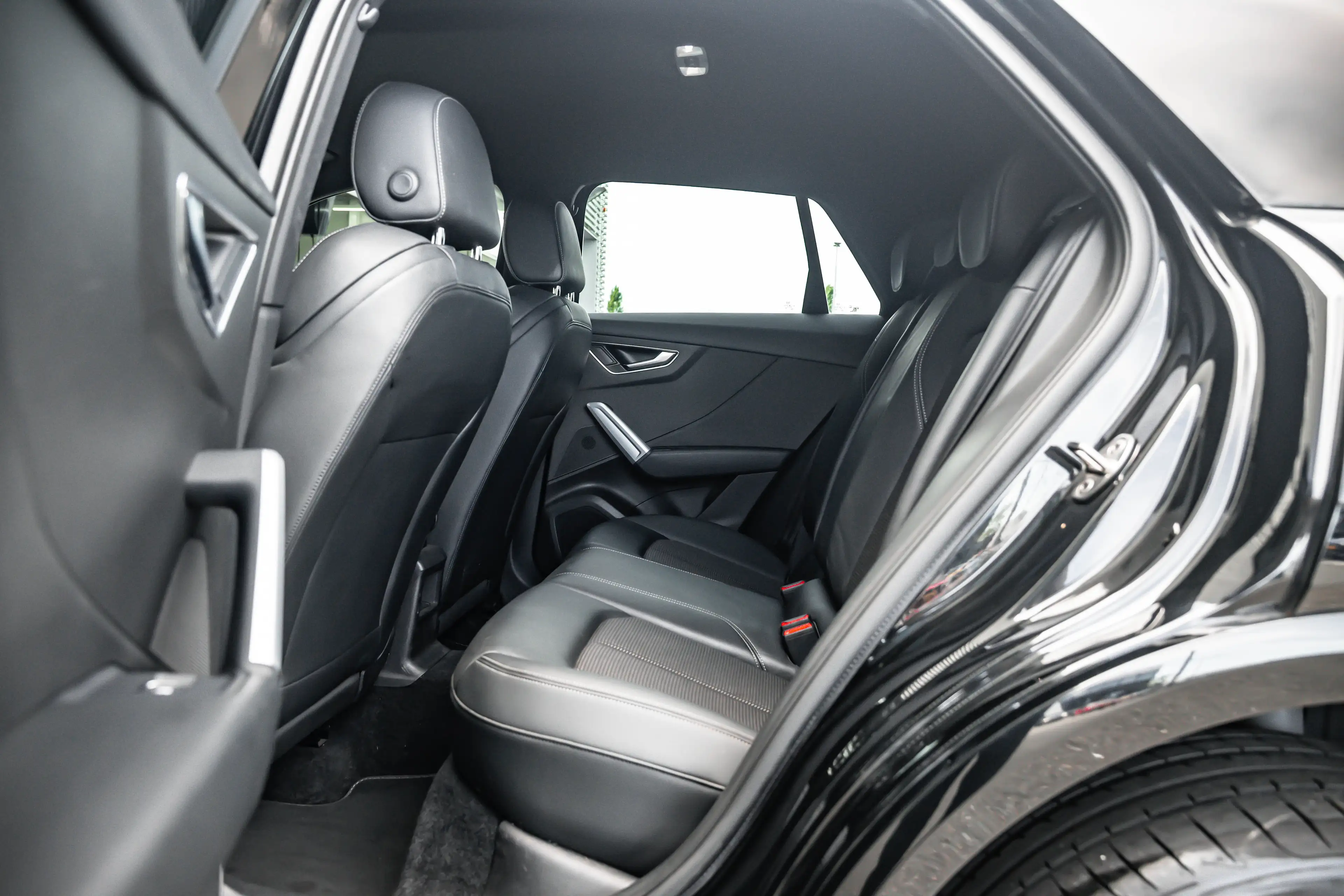 Audi Q2 35 TFSI S Edition — photo 20