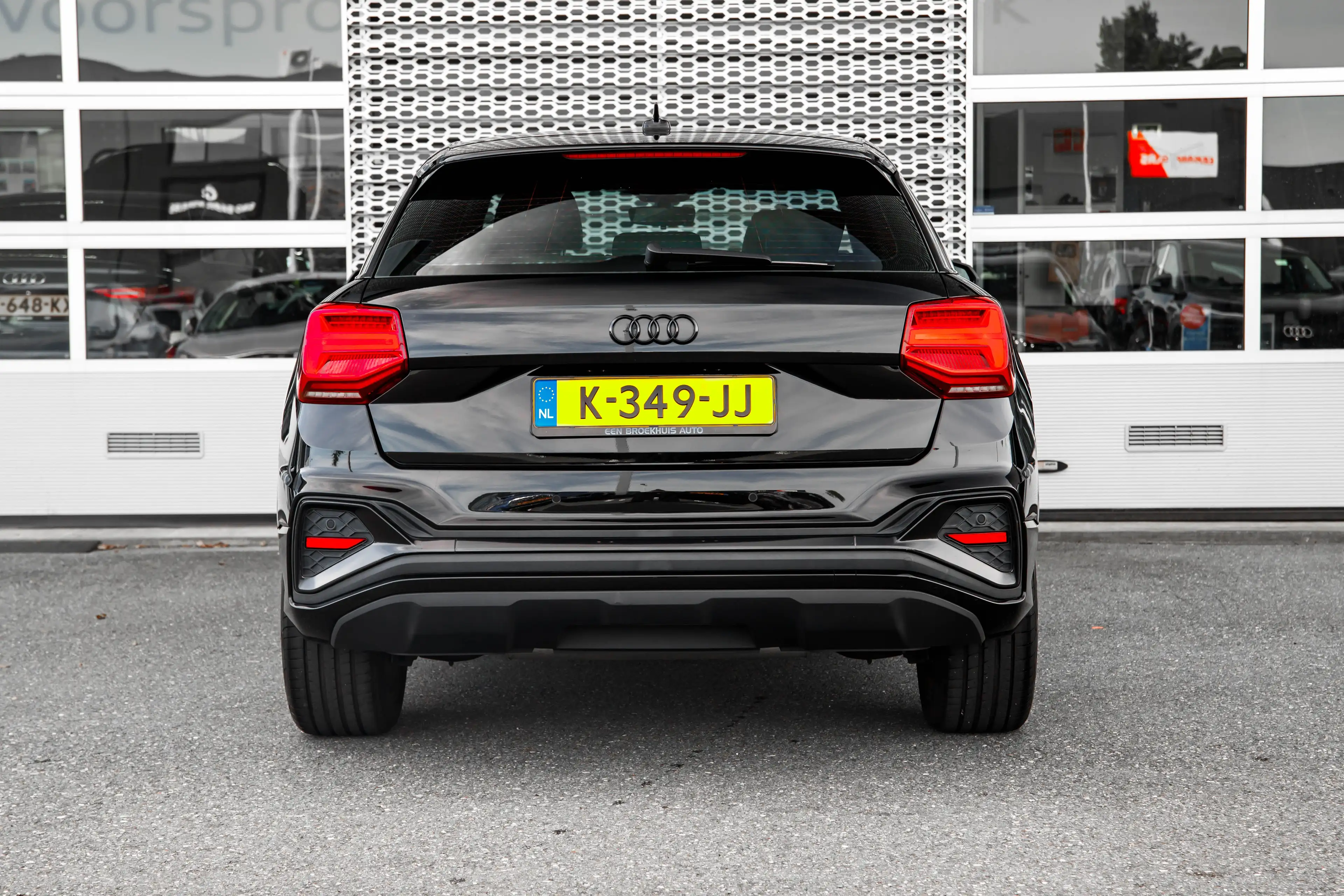 Audi Q2 35 TFSI S Edition — photo 4
