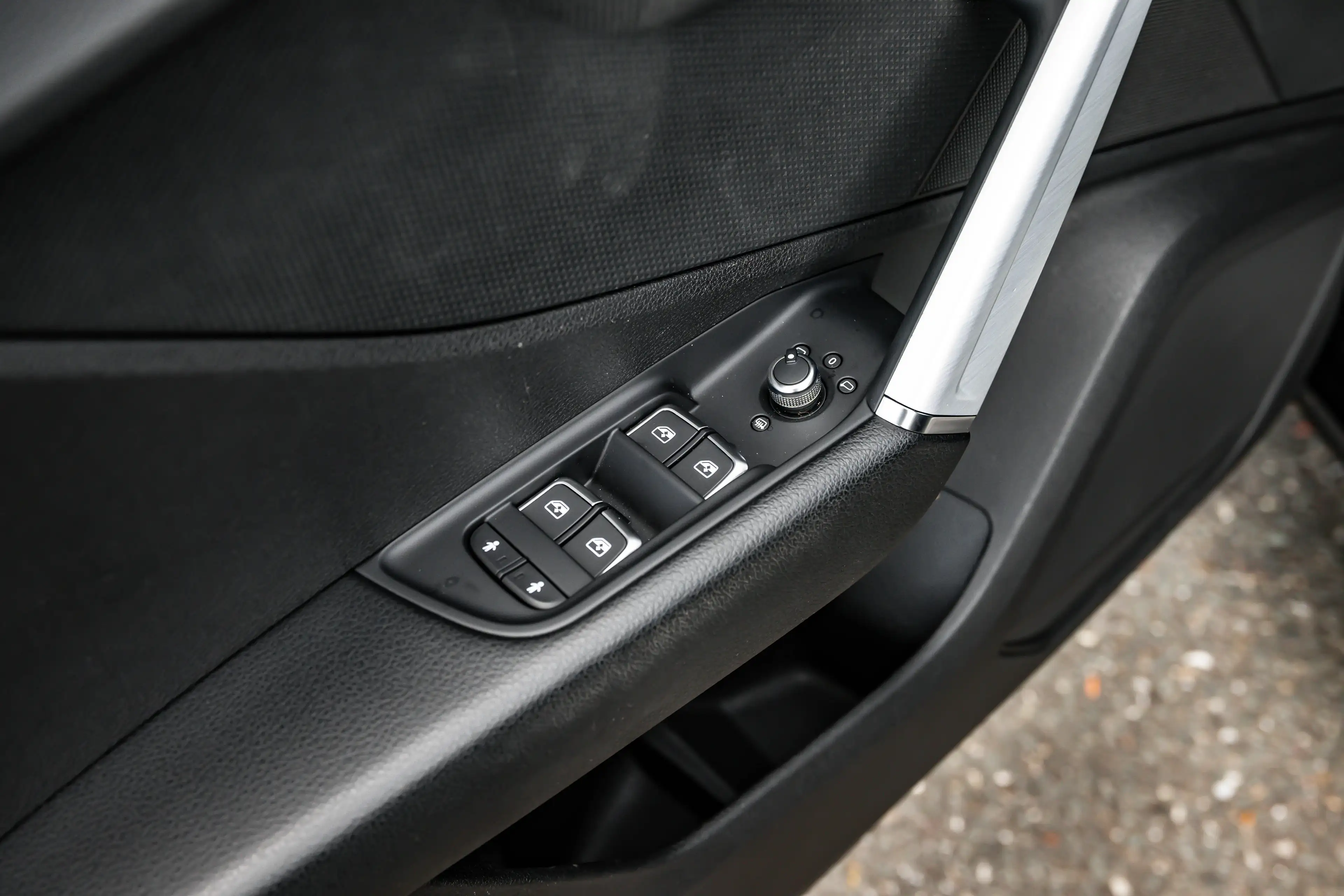 Audi Q2 35 TFSI S Edition — photo 18