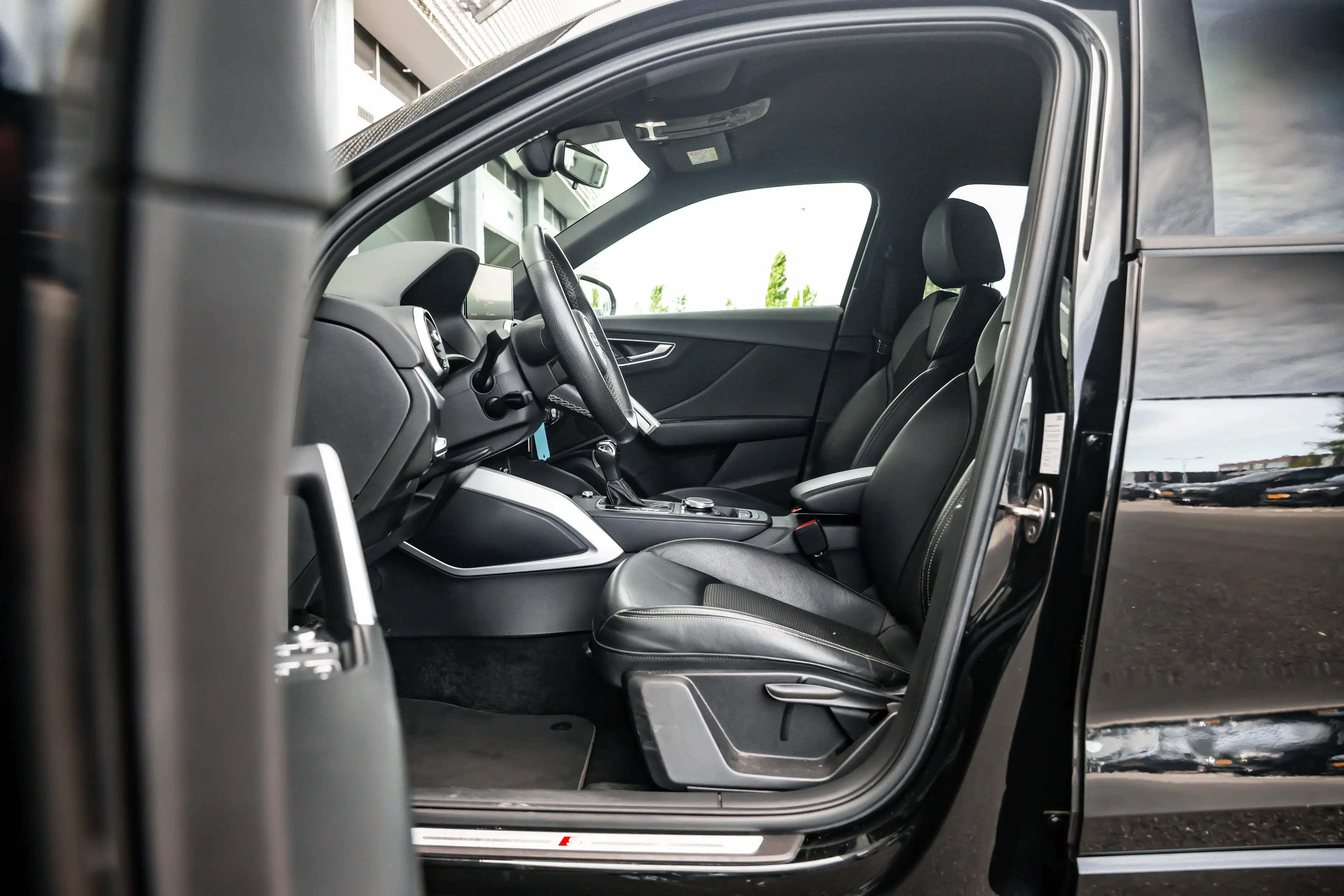 Audi Q2 35 TFSI S Edition — photo 17
