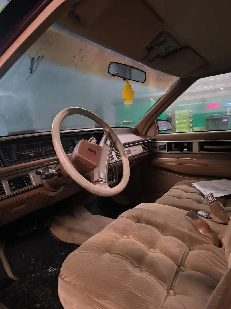 Oldsmobile Delta 88 Royale - 2