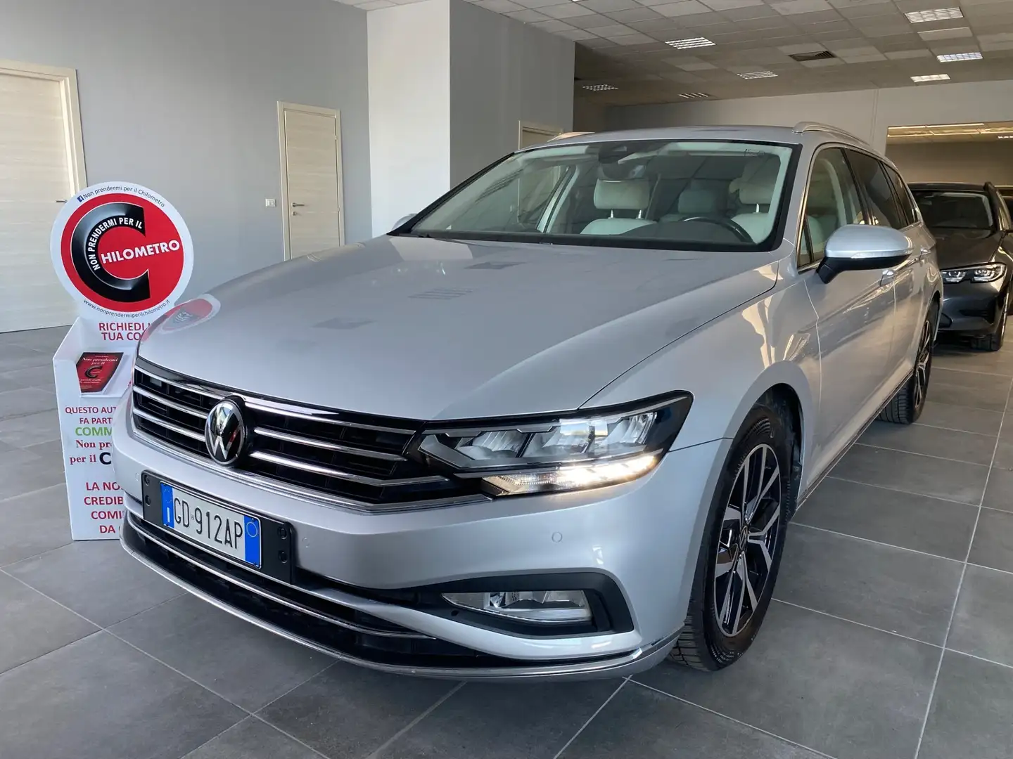 Volkswagen Passat Variant 2.0 TDI SCR EVO DSG Executive Grigio - 1