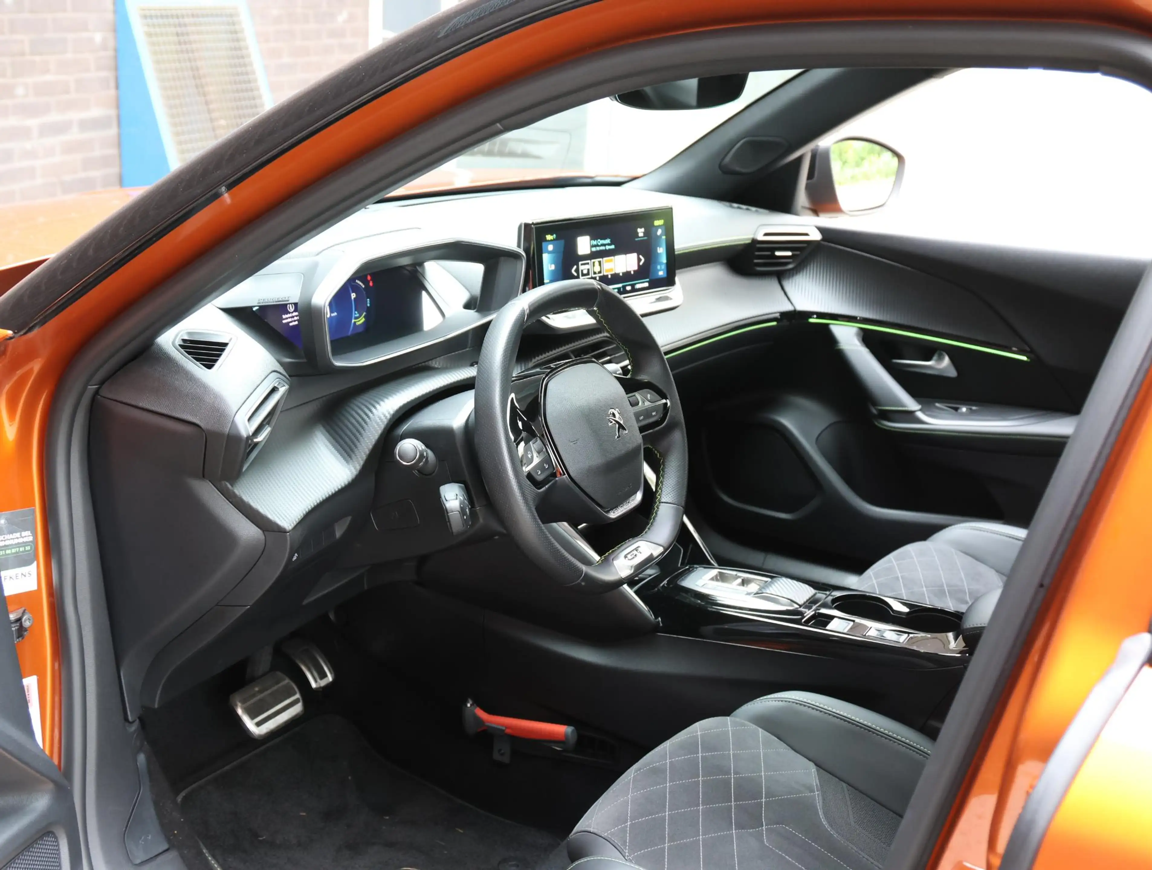 Peugeot e-2008 EV GT Pack 50kWh 136pk | ACCU 98% | Schuif-/Kantel — photo 14