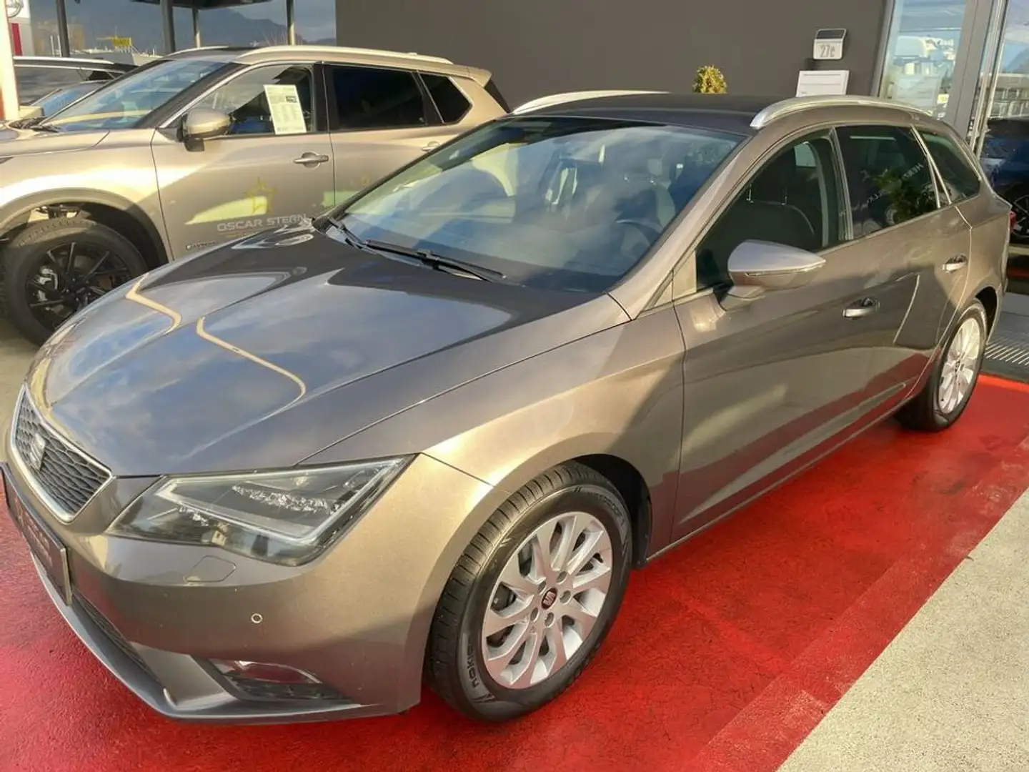 SEAT Leon Style 4Drive ALLRAD! VOLL LED! § 56 neu! Grijs - 1