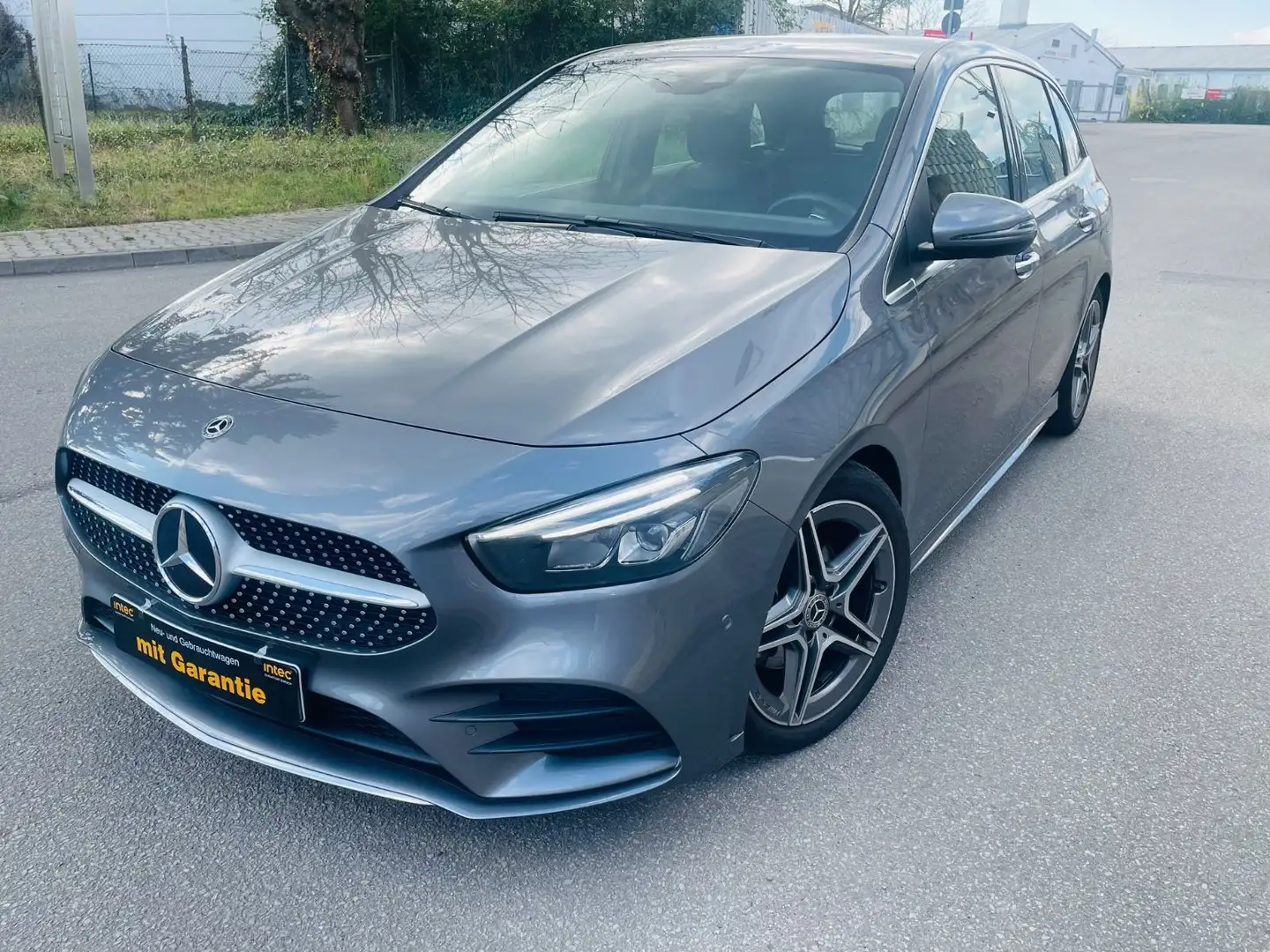 Mercedes-Benz B 180 B  Klasse180/ AMG/LED/Kamera/Shz/ Grijs - 2
