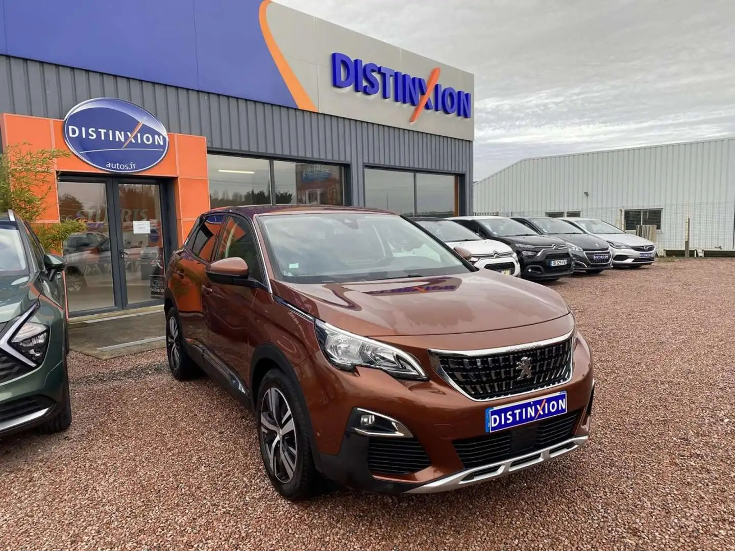 Peugeot 3008 1.2i PureTech 12V S\u0026S - 130 II Allure - Attelage - Roue de Secours Brun - 2