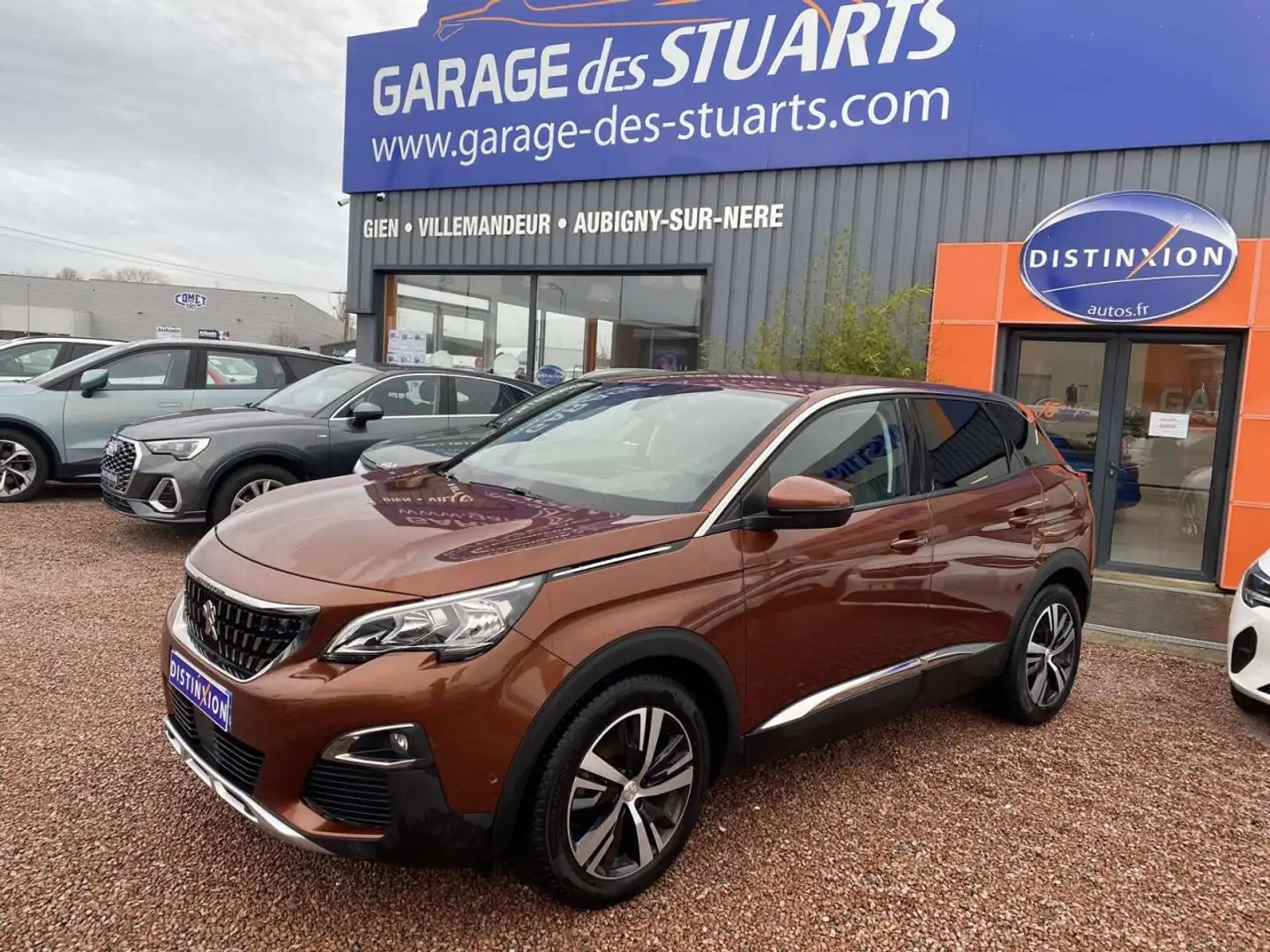 Peugeot 3008 1.2i PureTech 12V S\u0026S - 130 II Allure - Attelage - Roue de Secours Brun - 1