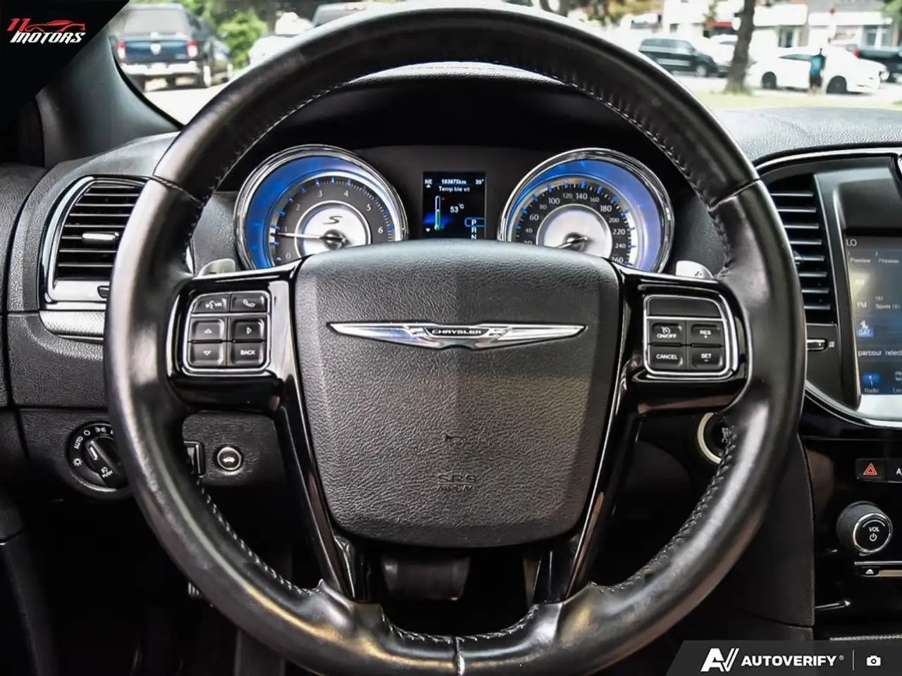 Chrysler 300 снимка Chrysler 300
