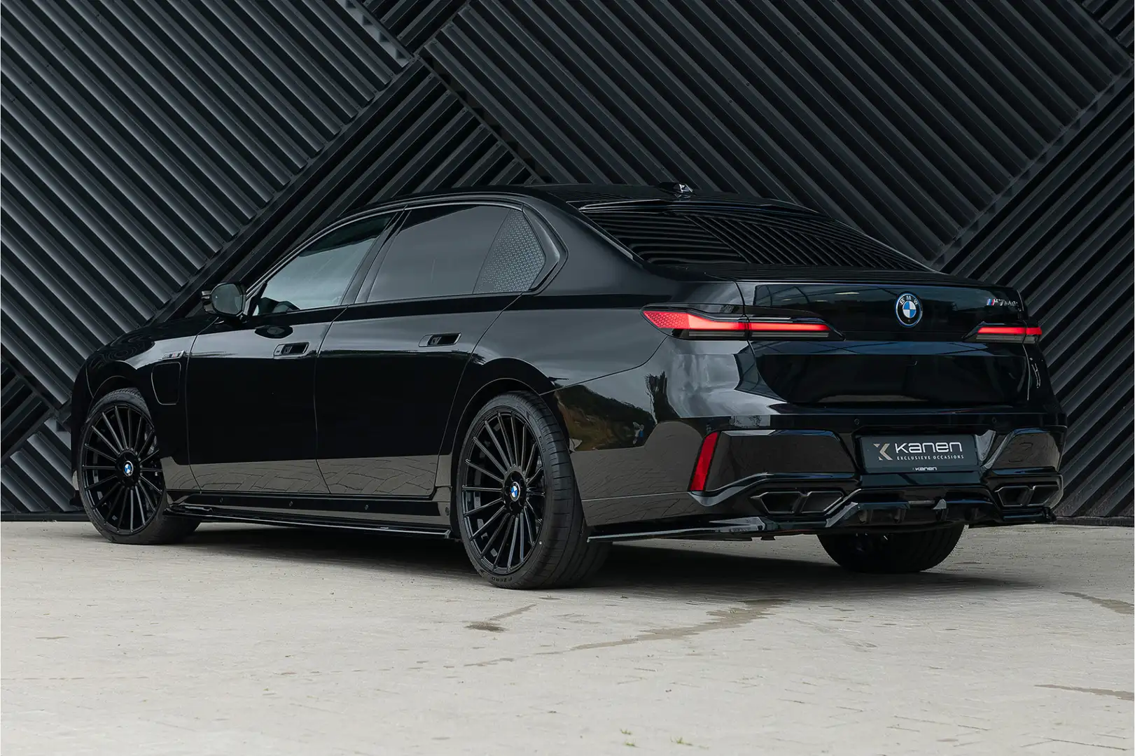 BMW 760 7-serie M760e xDrive M-sport Pro Sky Lounge Krista Zwart - 2