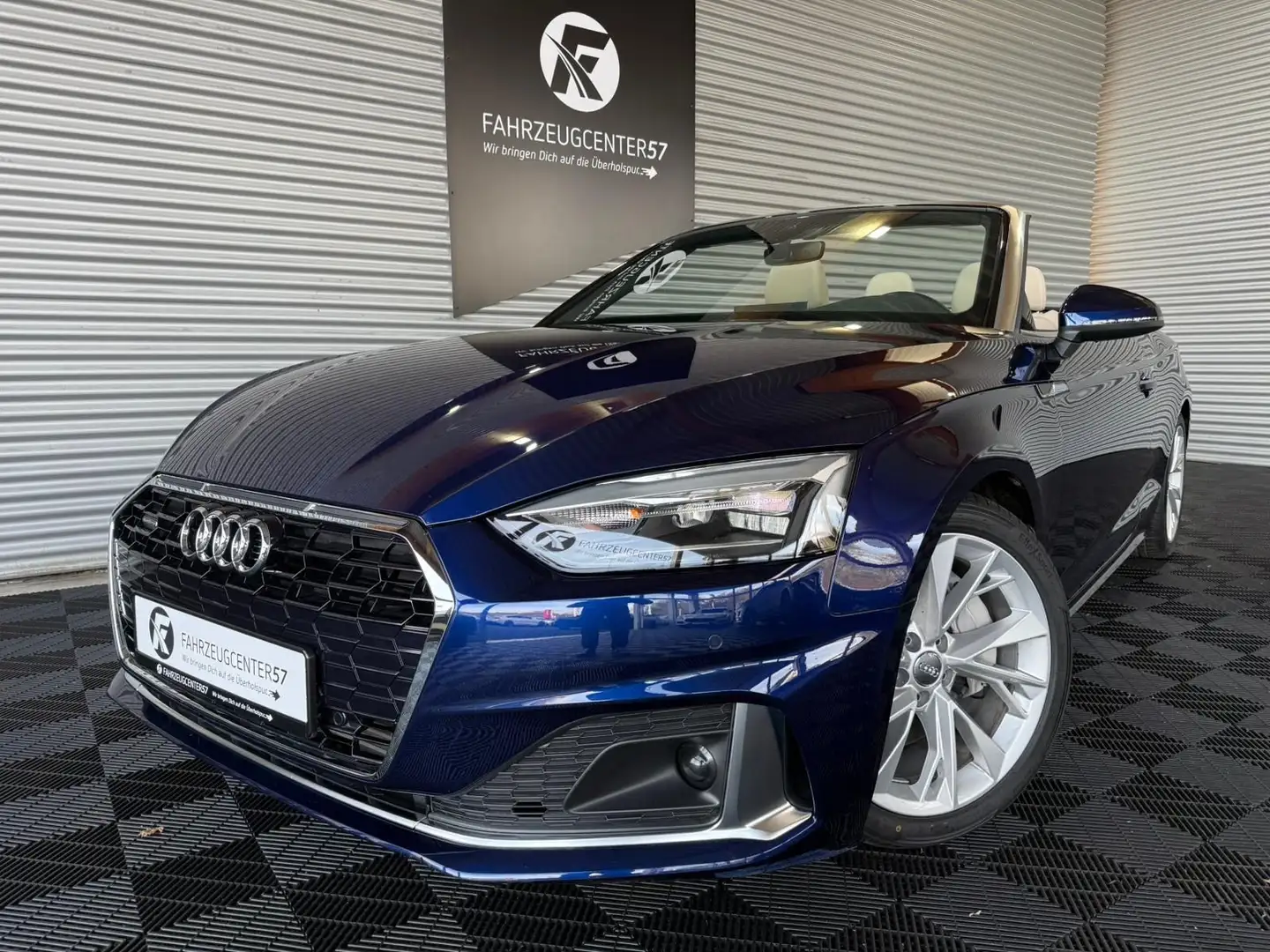 Audi A5 45 TFSI QUATTRO Cabrio CARPLAY/RÜCKFAHRKAMERA Bleu - 1