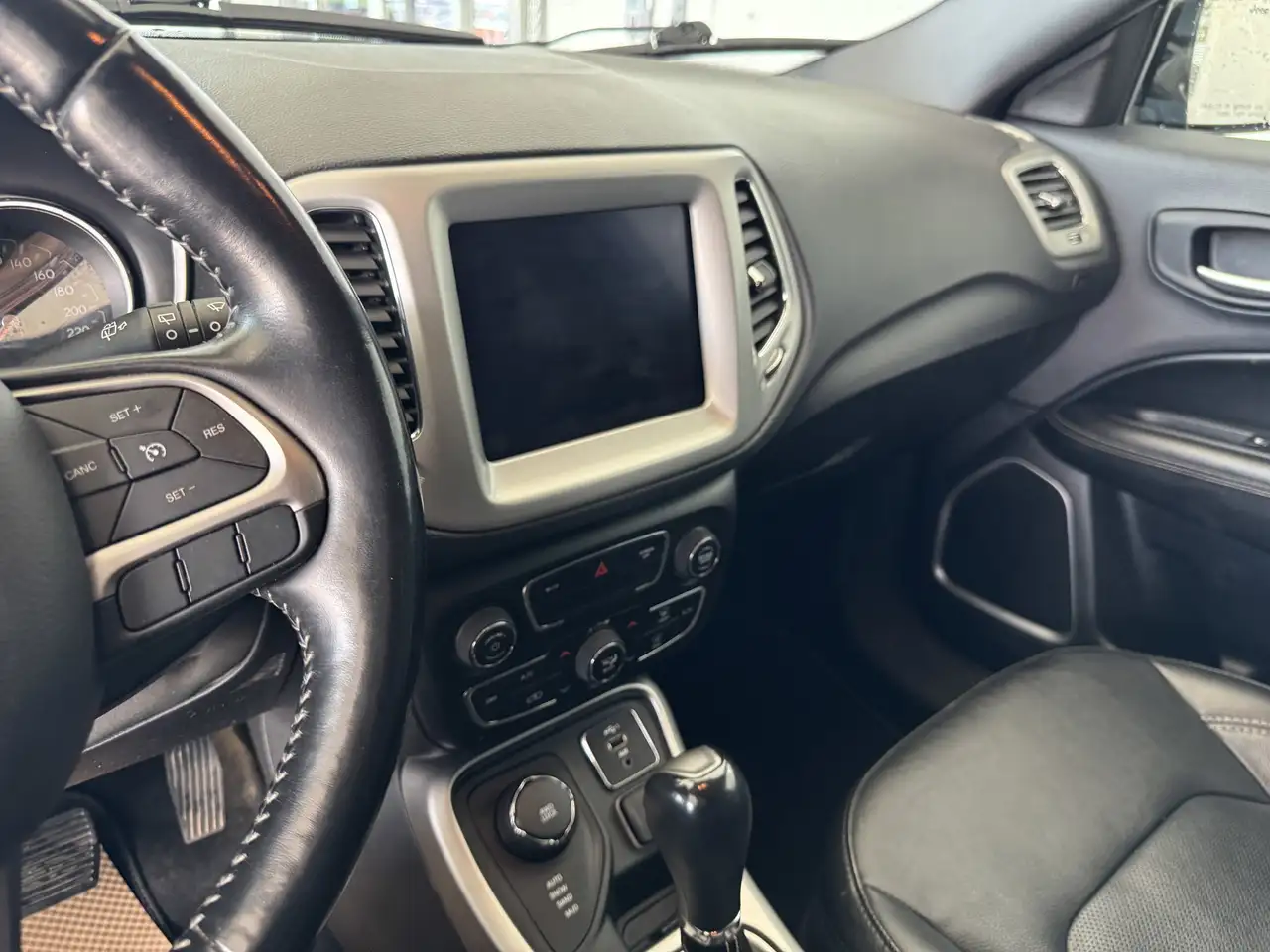 Jeep Compass снимка Jeep Compass