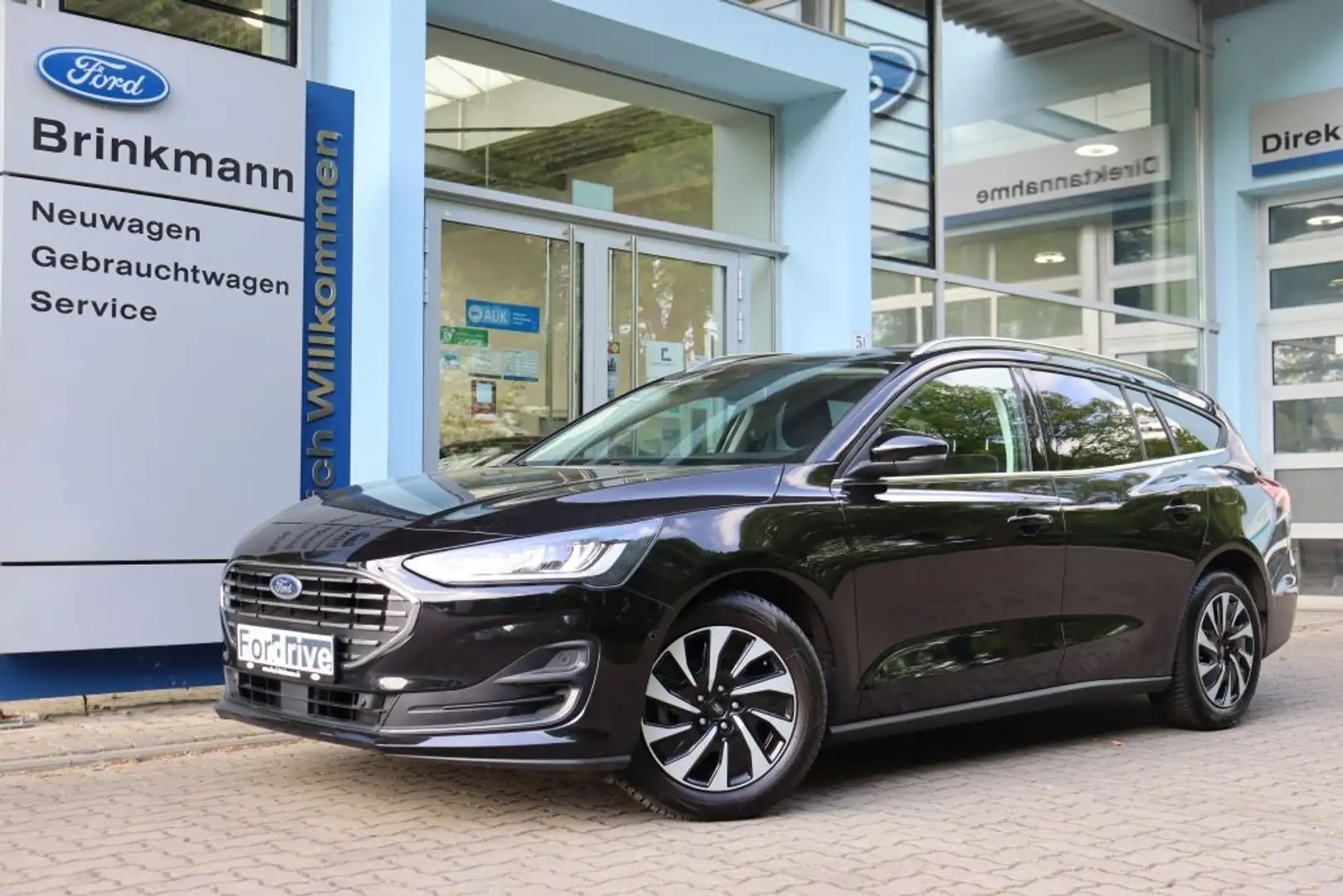 Ford Focus Turnier 1.0 EcoBoost Titanium Schwarz - 1