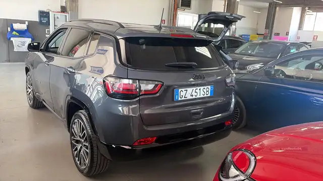 Jeep Compass view 2