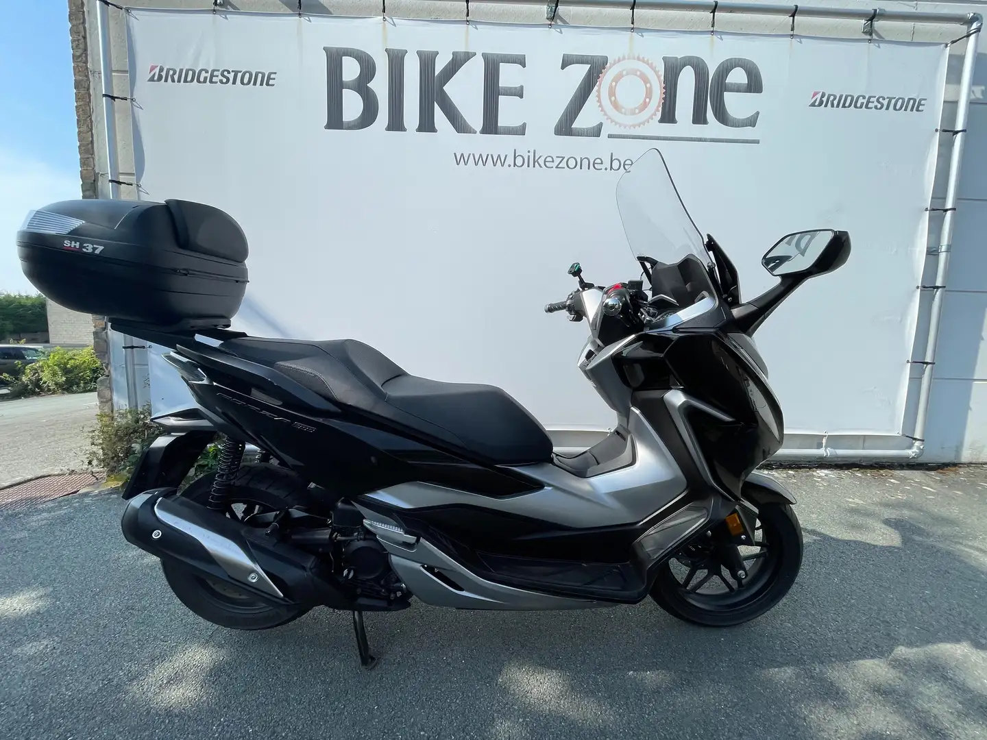 Honda Forza 300 Negro - 1