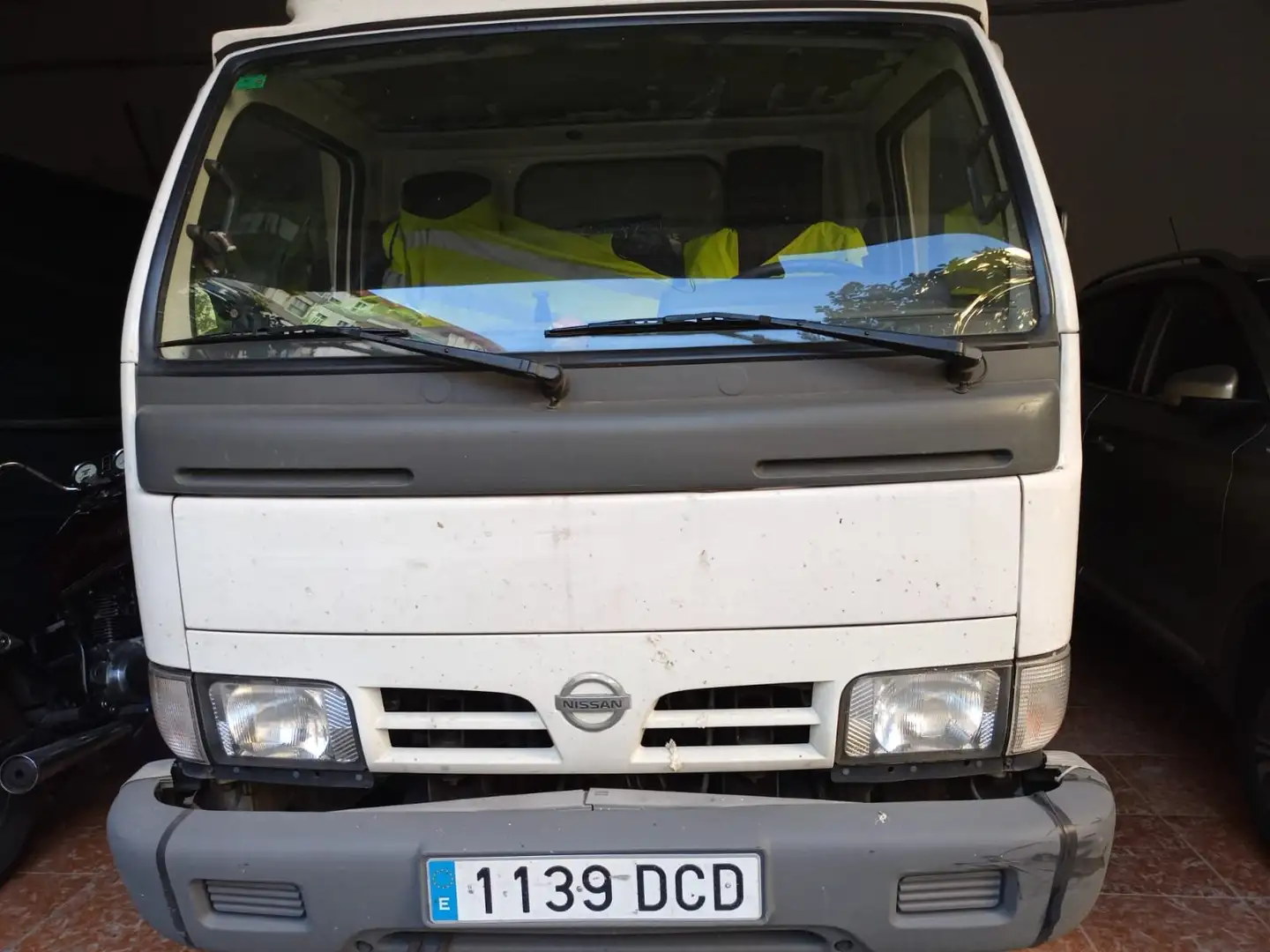 Nissan Cabstar Cabstar TL125. 35/1 Cabina Abatible Biały - 1