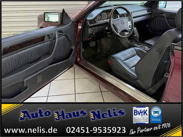 Mercedes-Benz 220 view 7