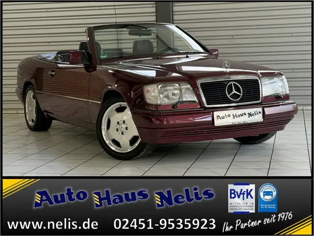 Mercedes-Benz 220 main image