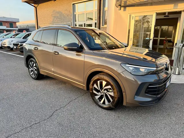 Volkswagen Tiguan Tiguan III 1.5 etsi Edition Plus 150cv dsg
