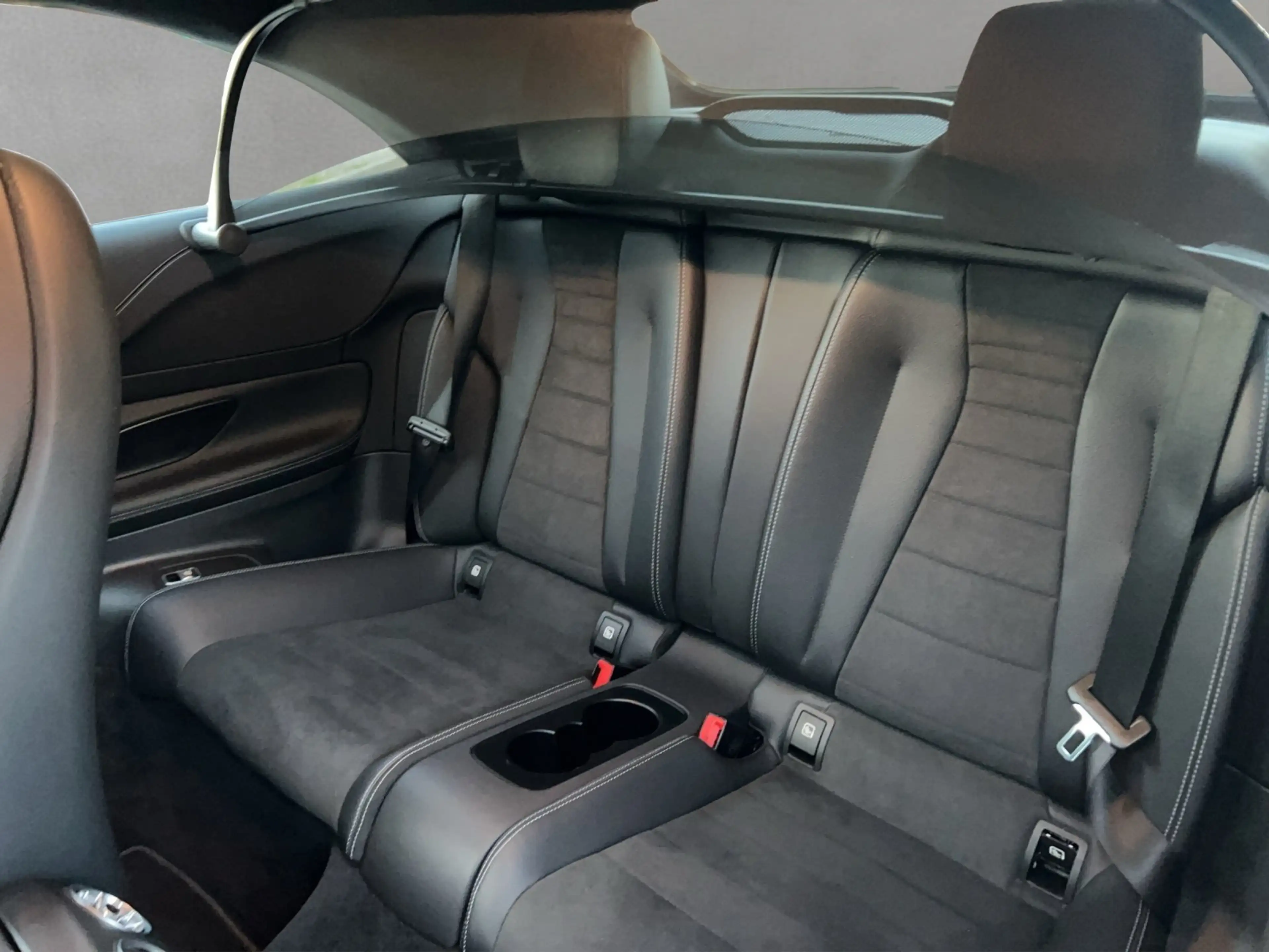 Mercedes-Benz E 220 d Cab AMG Busin DISTRO HighEndMBUX AIRSCARF — photo 8