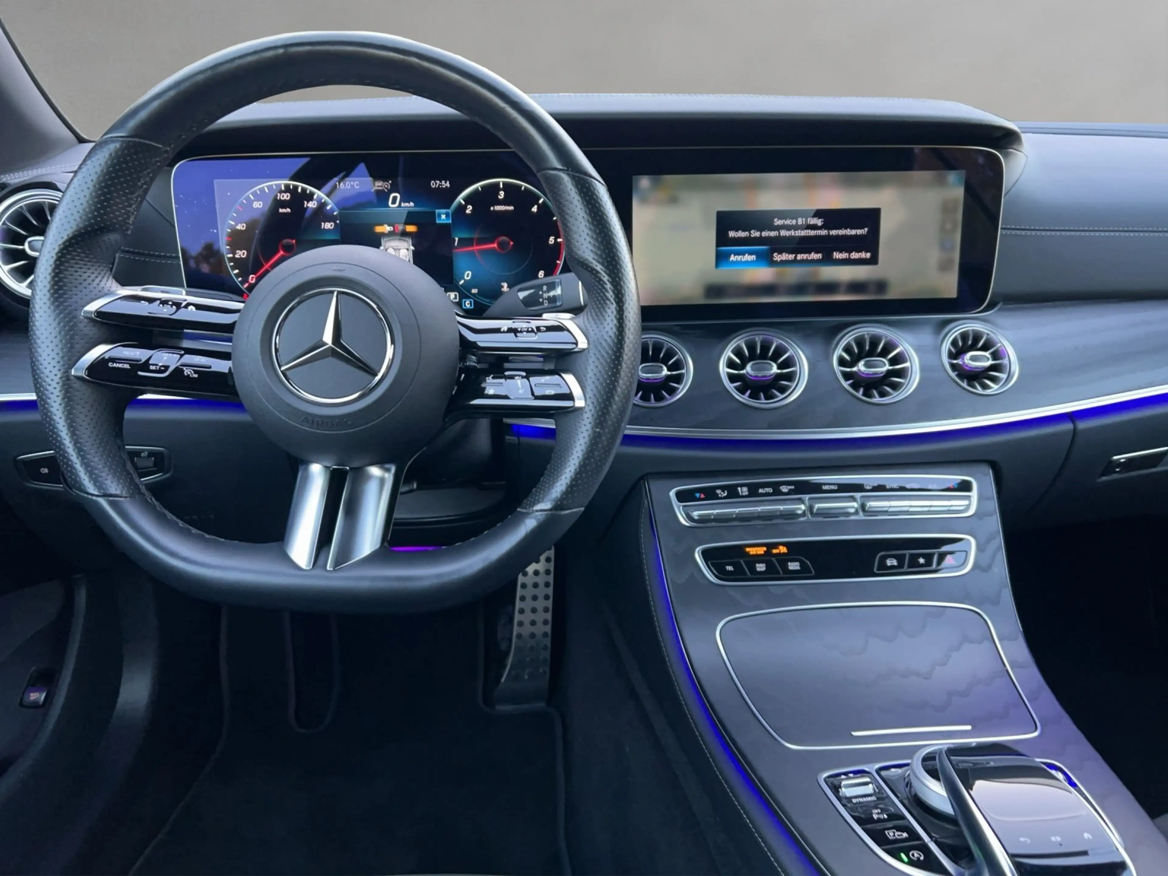 Mercedes-Benz E 220 d Cab AMG Busin DISTRO HighEndMBUX AIRSCARF — photo 9