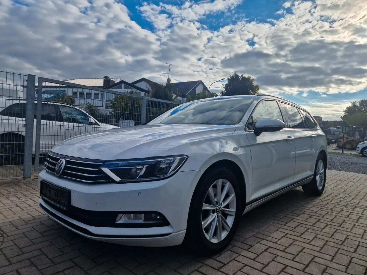 Volkswagen Passat Variant Trendline BMT/Start-Stopp ACC Blanc - 1