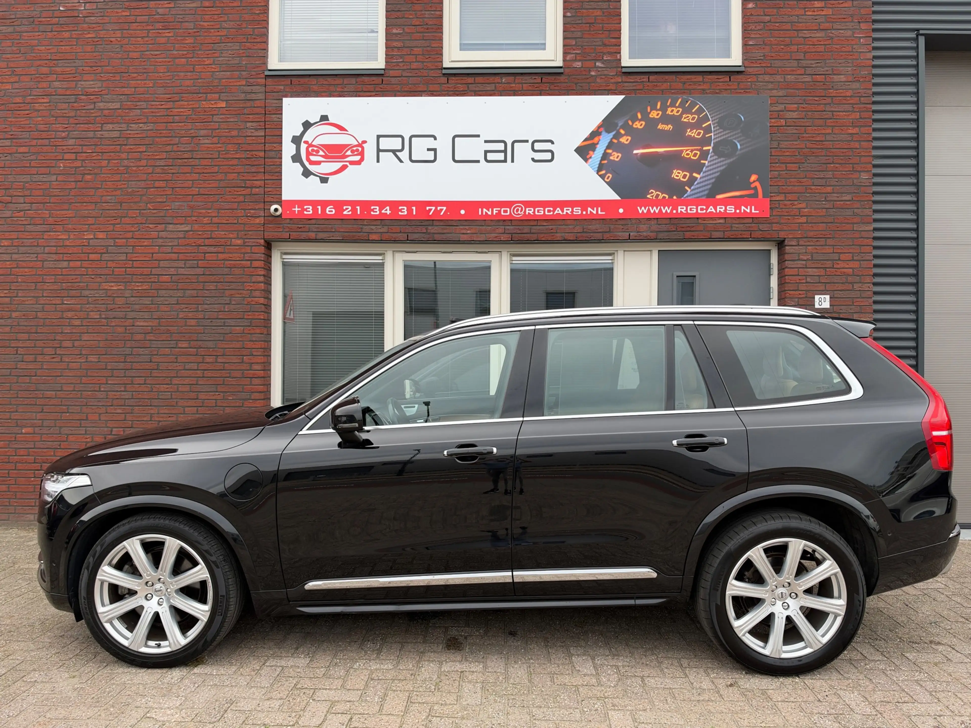 Volvo XC90 2.0 T8 Twin Engine AWD Inscription / Pano / Leder — photo 14