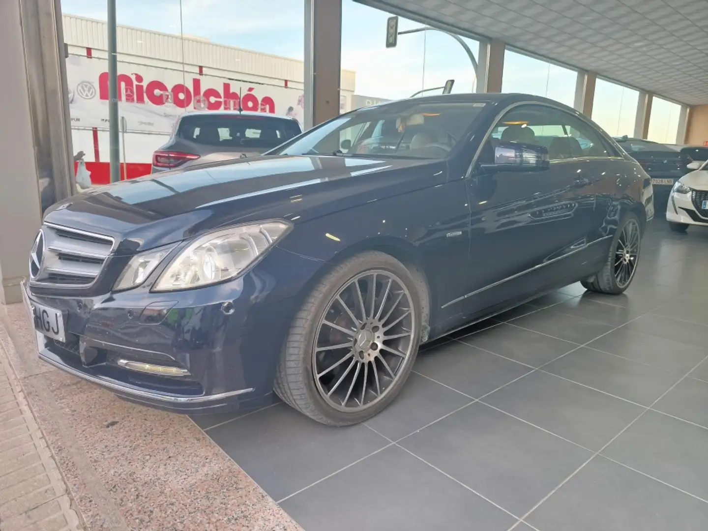 Mercedes-Benz E 250 Coupé 250CDI BE Aut. Bleu - 2