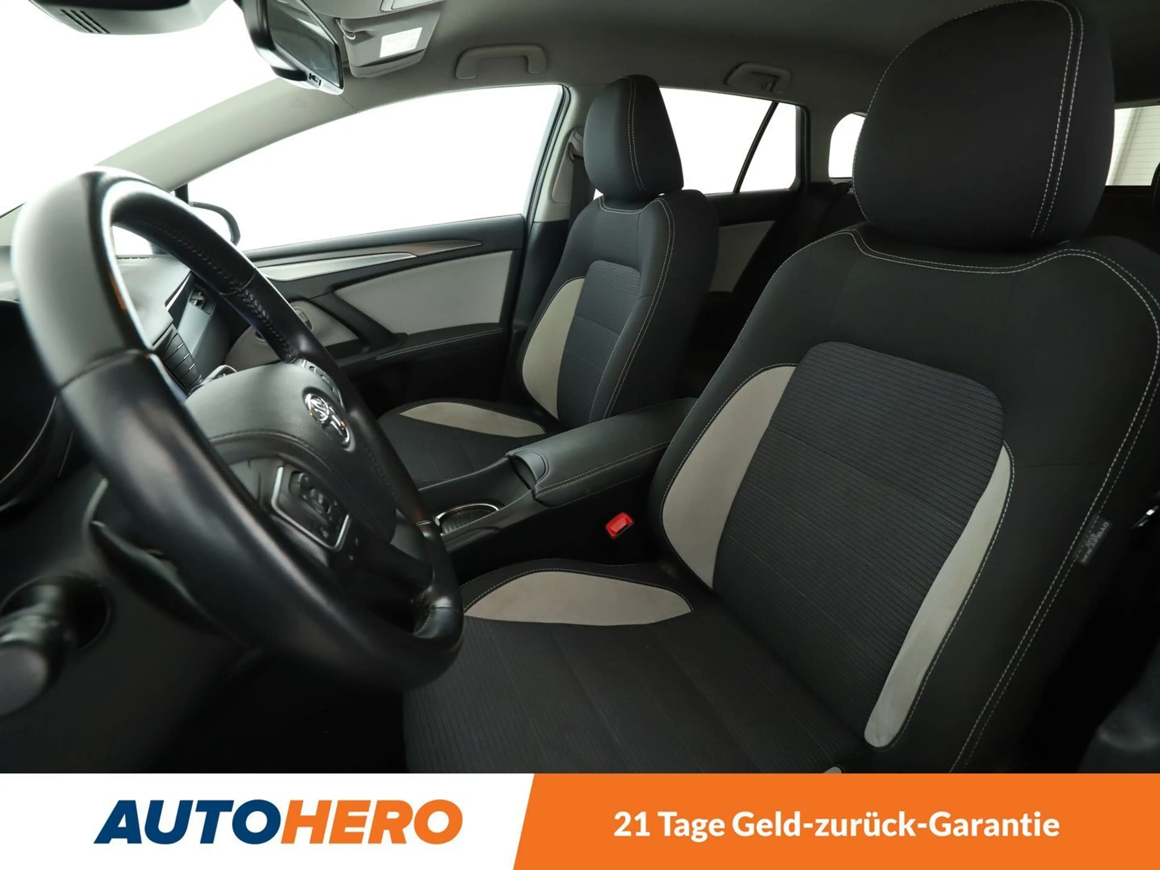Toyota Avensis 1.8 Team D Aut*NAVI*LED*TEMPO*CAM*SHZ*KLIMA* — photo 10