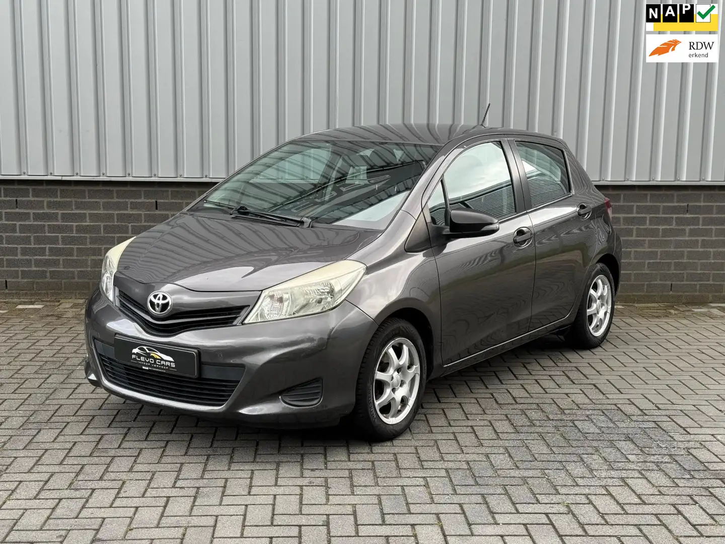 Toyota Yaris 1.0 VVT-i Comfort |Airco|5 Deurs| Сірий - 1