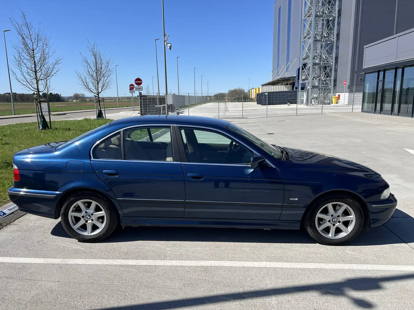 BMW BMW E39 523i Auto. 1999 Baujahr Azul - 1