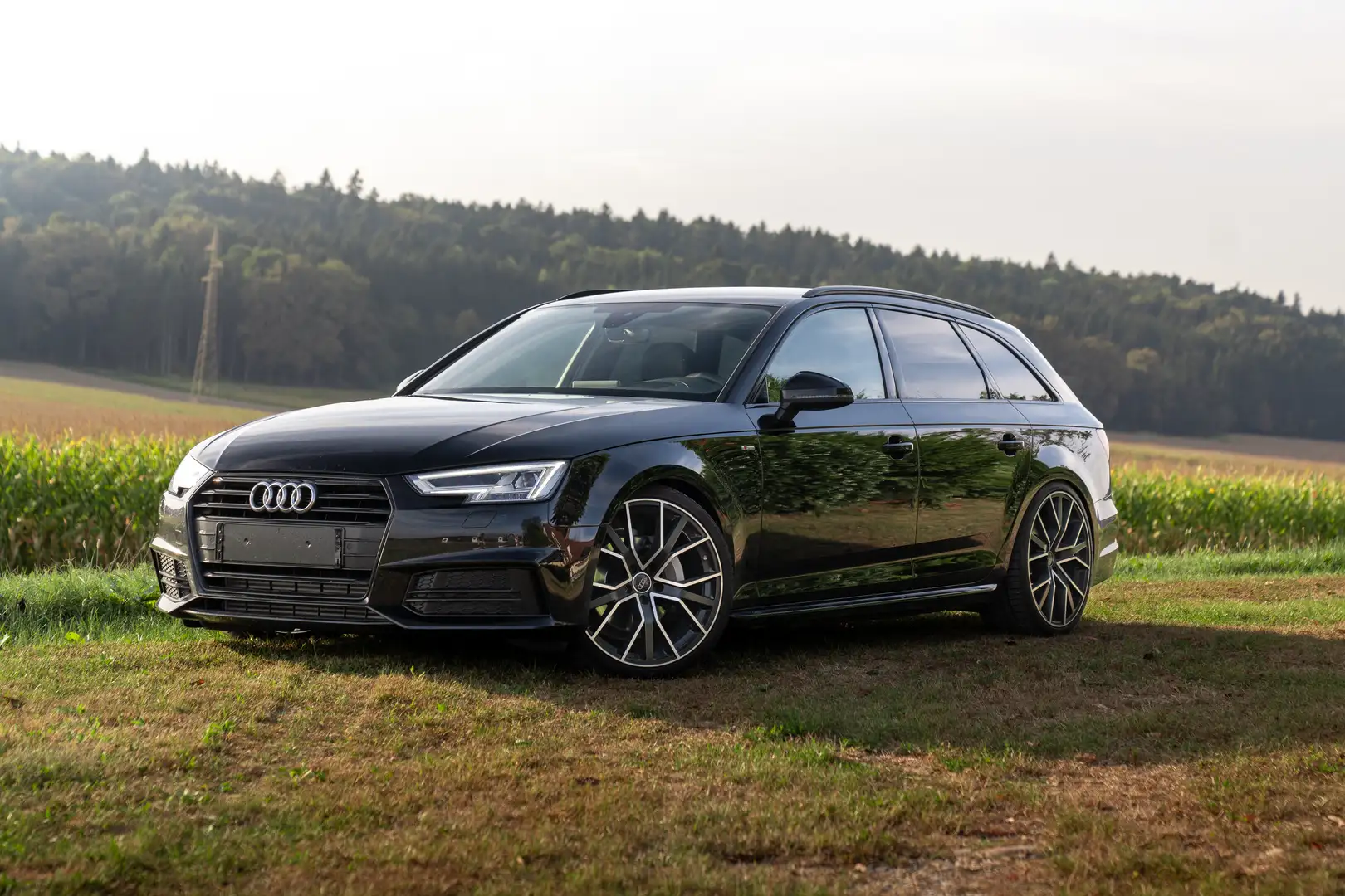 Audi A4 Avant 3.0 TDI S tronic sport - 1